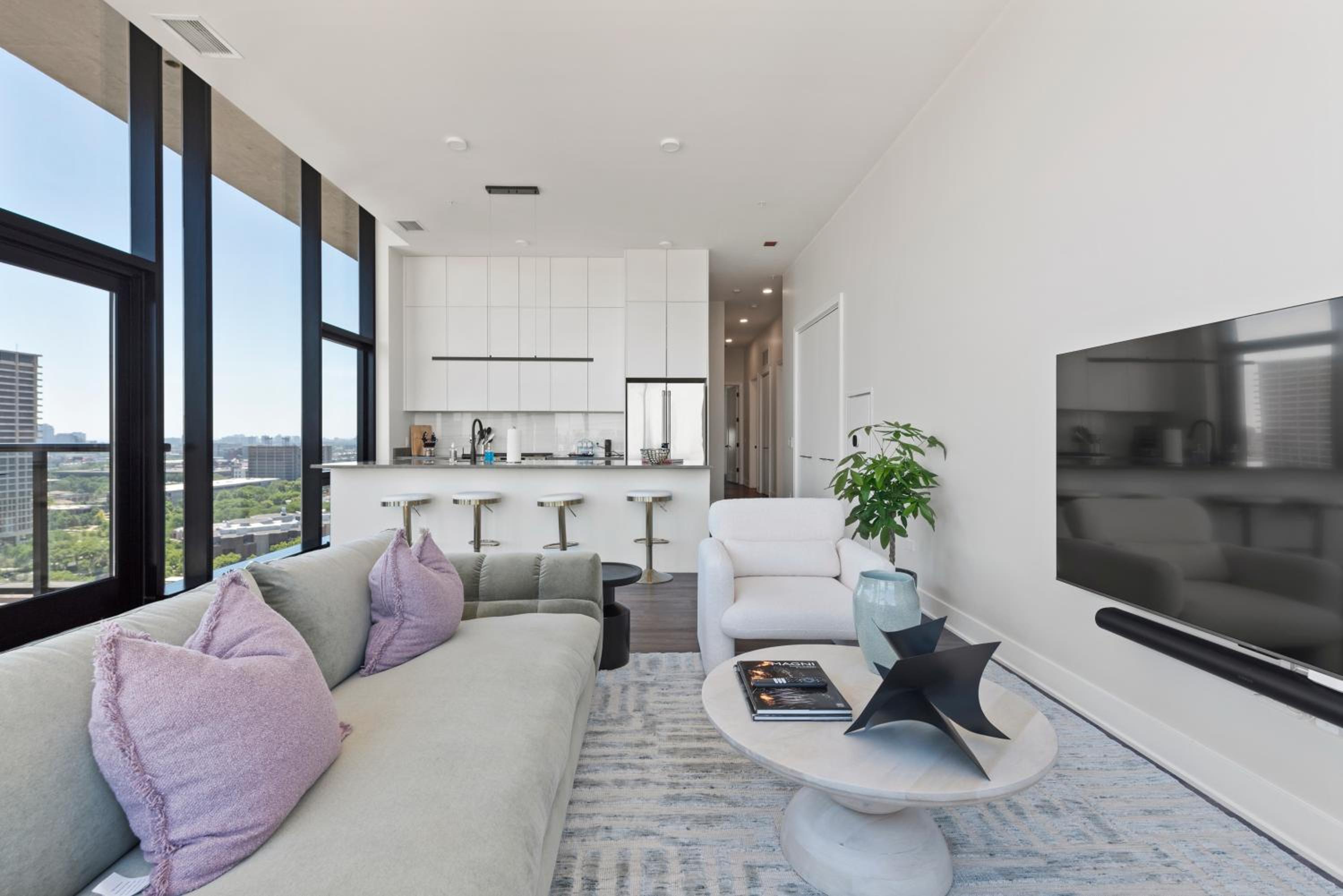 Avra Stylish Apartments Prime West Loop Location Near Union Park