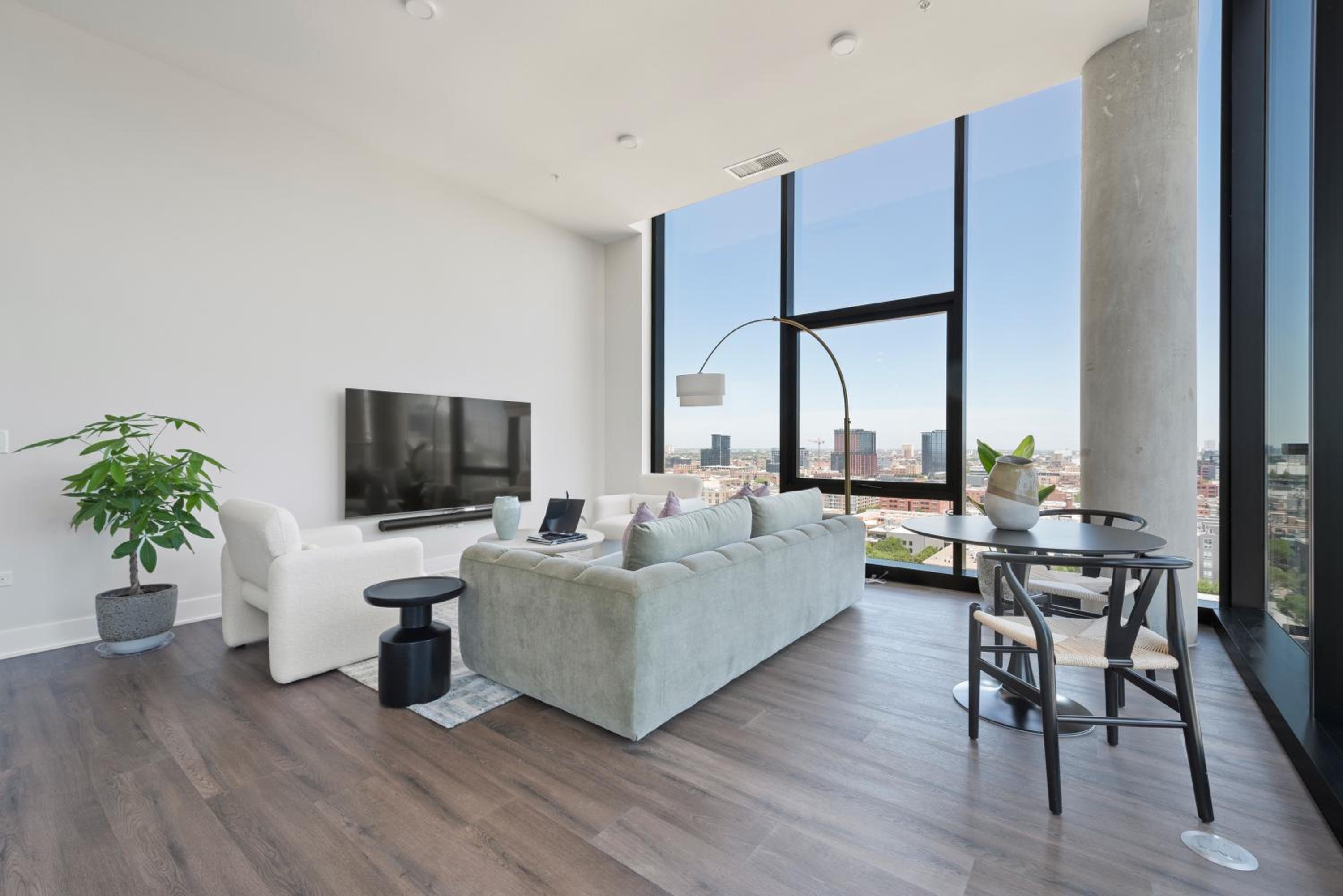 Avra Stylish Apartments Prime West Loop Location Near Union Park