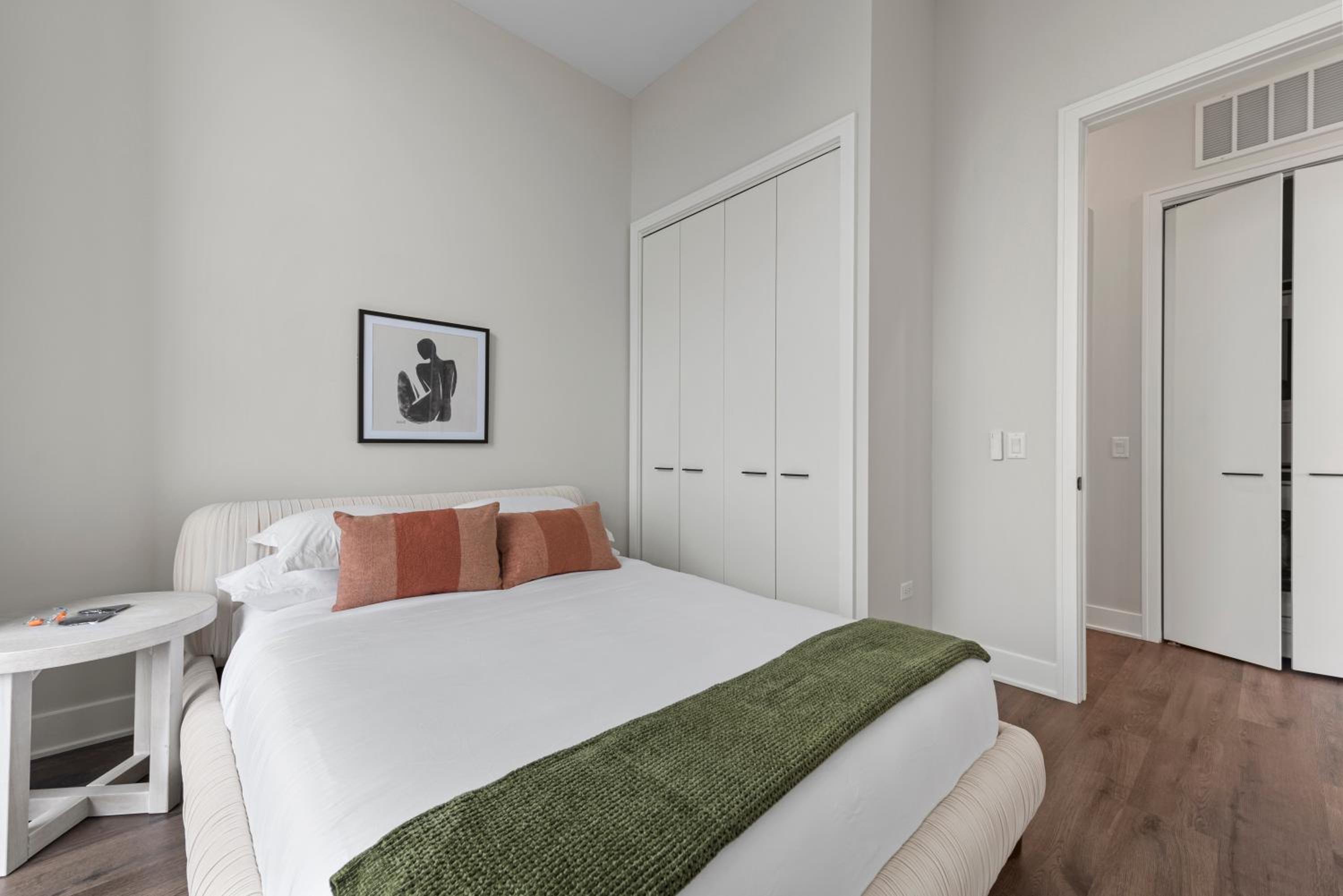Avra Stylish Apartments Prime West Loop Location Near Union Park