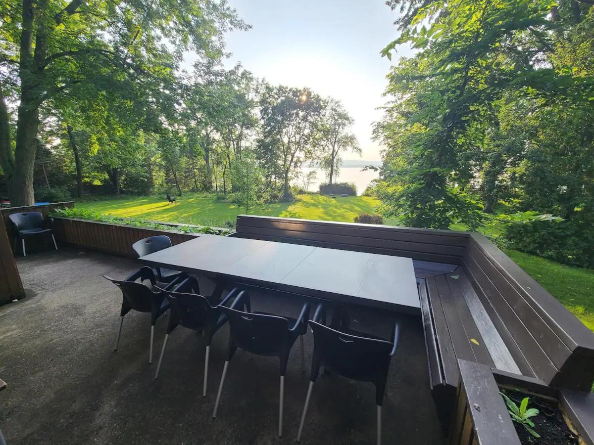 Lakefront Chalet in Montreal