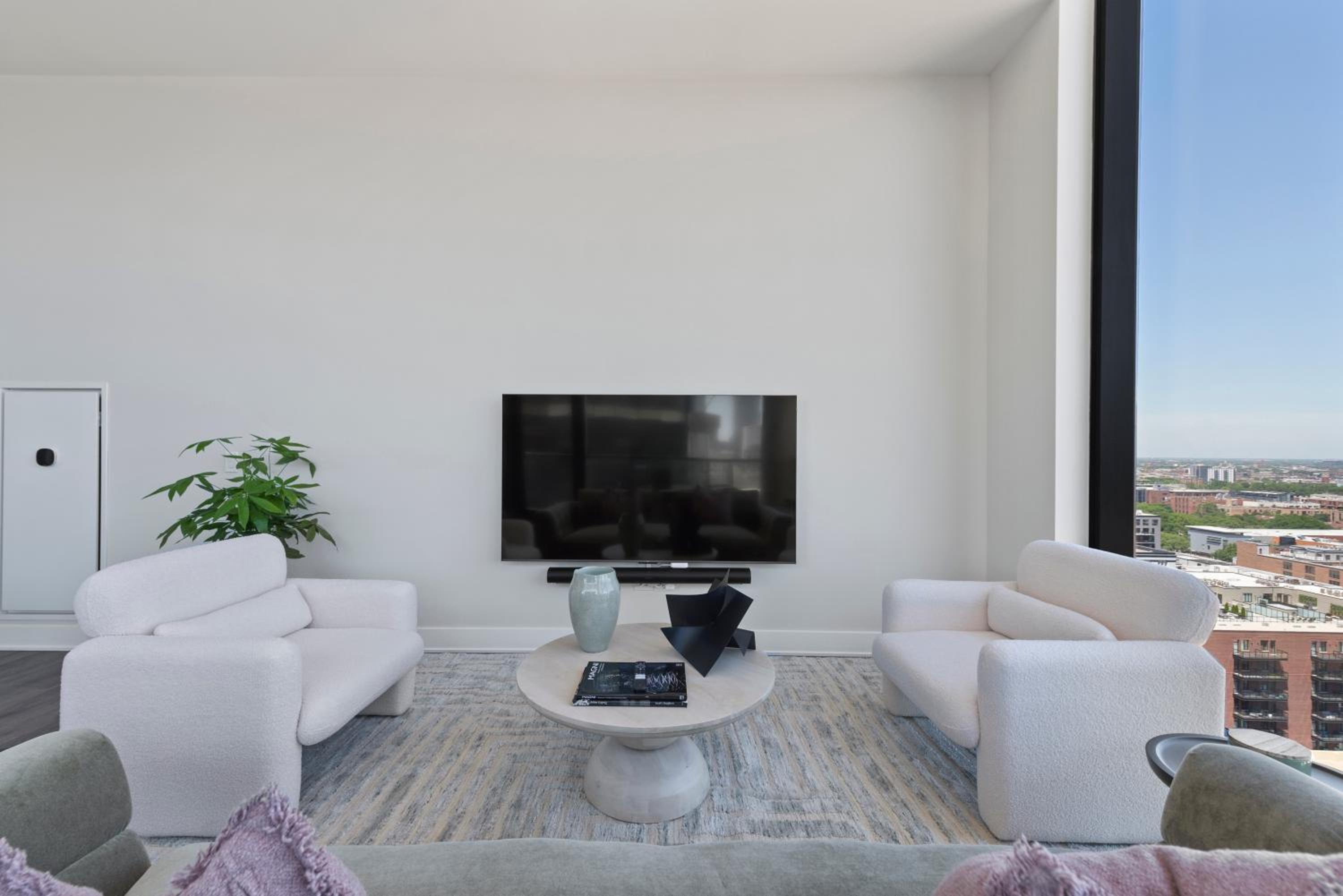 Avra Stylish Apartments Prime West Loop Location Near Union Park