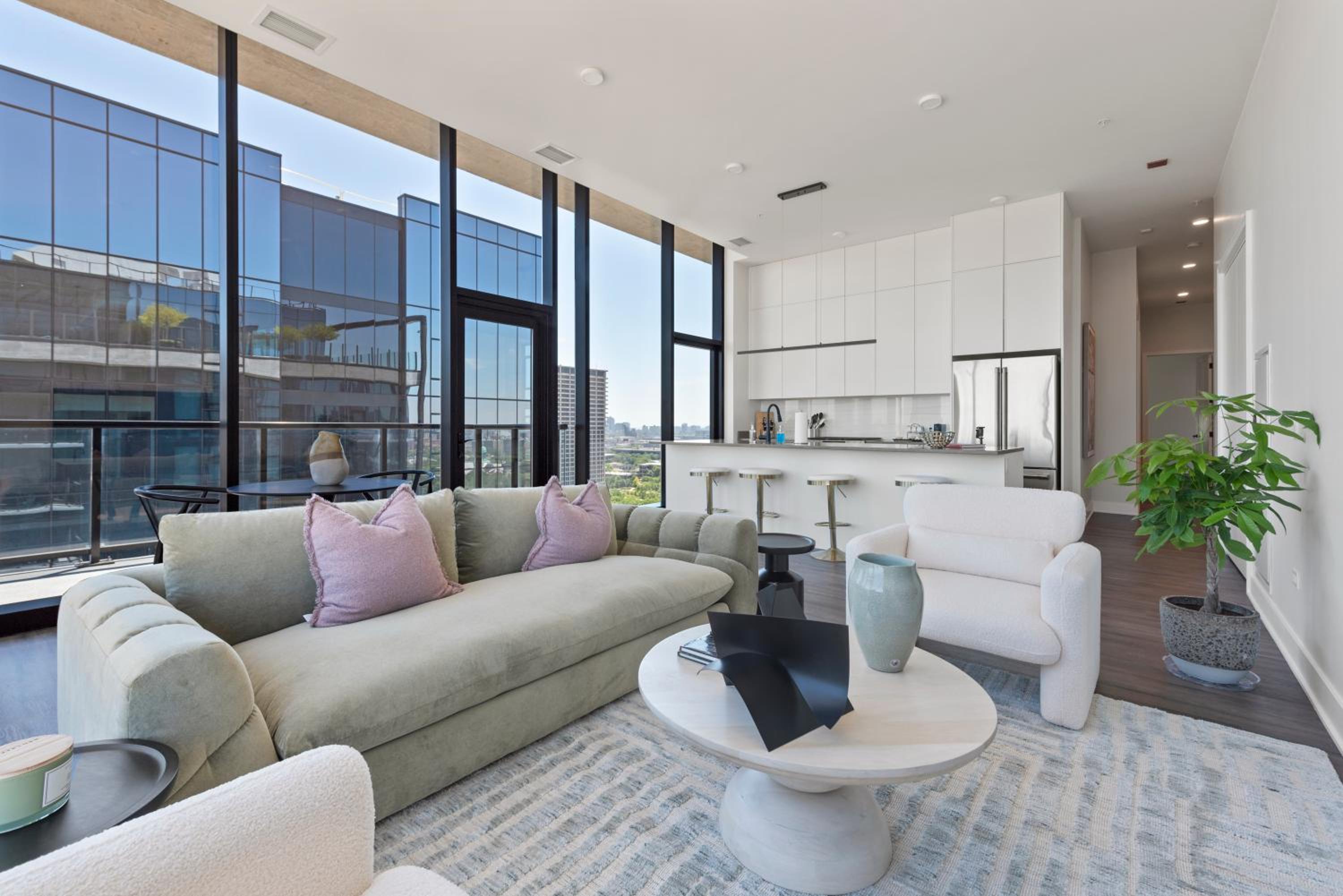 Avra Stylish Apartments Prime West Loop Location Near Union Park