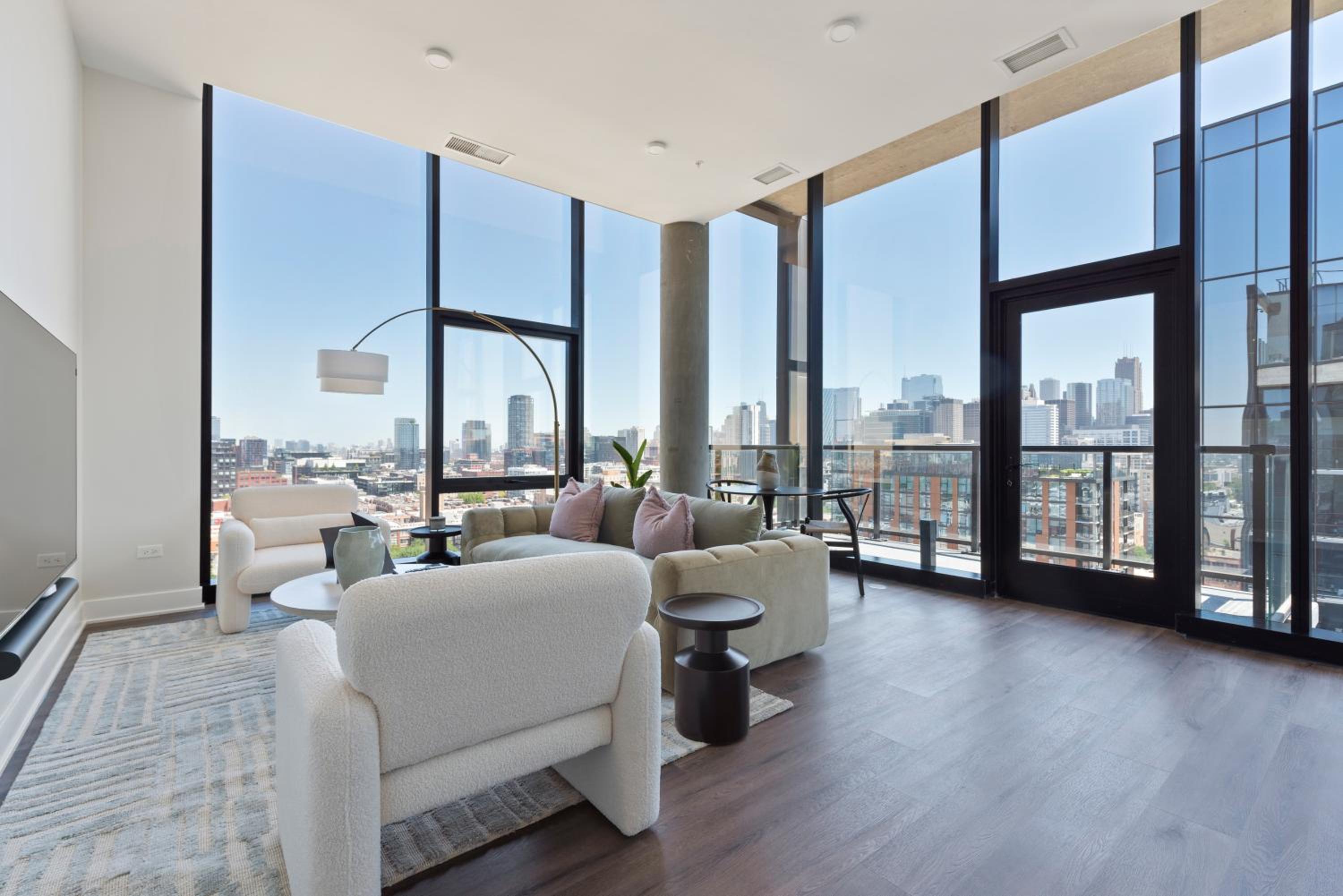 Avra Stylish Apartments Prime West Loop Location Near Union Park