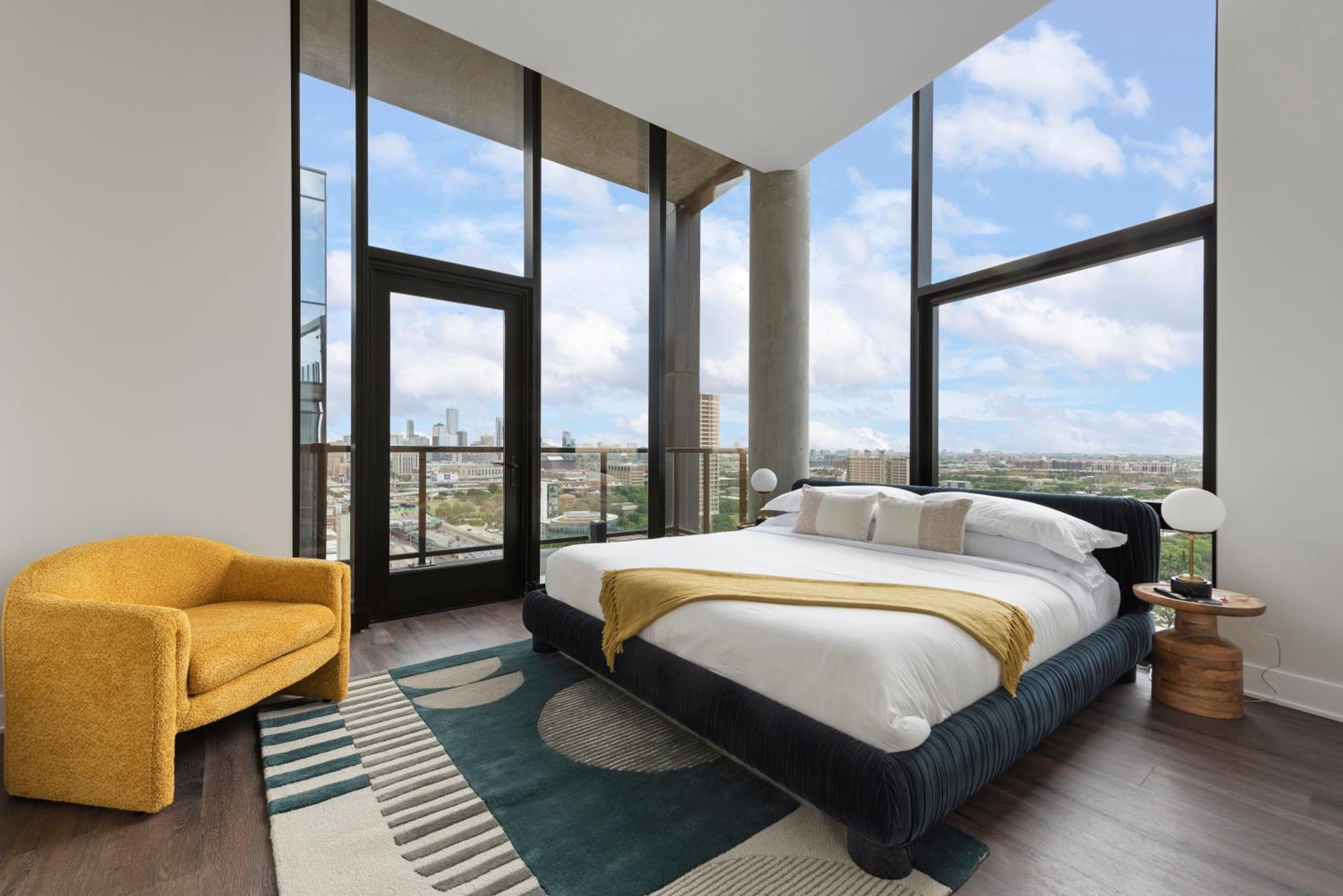 Avra Stylish Apartments Prime West Loop Location Near Union Park