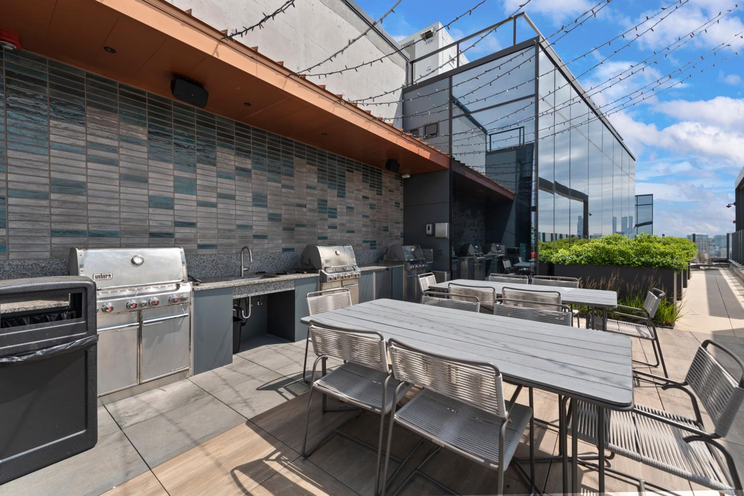 Avra Stylish Apartments Prime West Loop Location Near Union Park