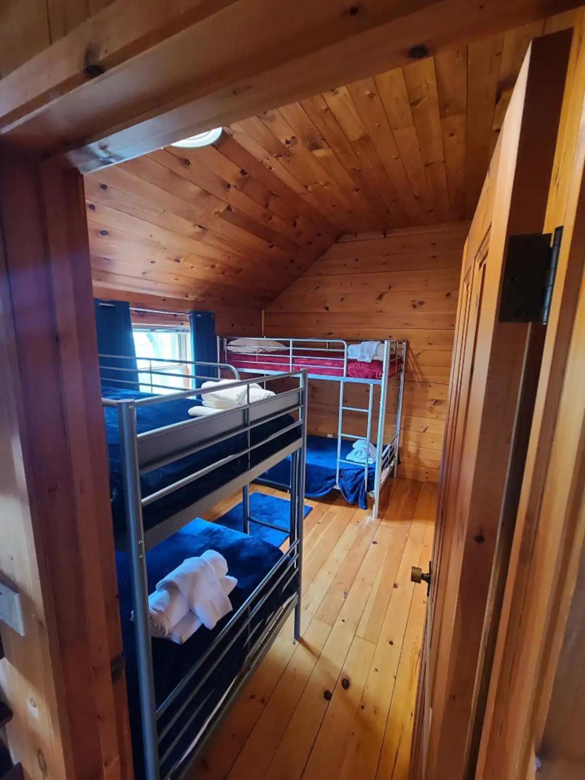 Lakefront Chalet in Montreal