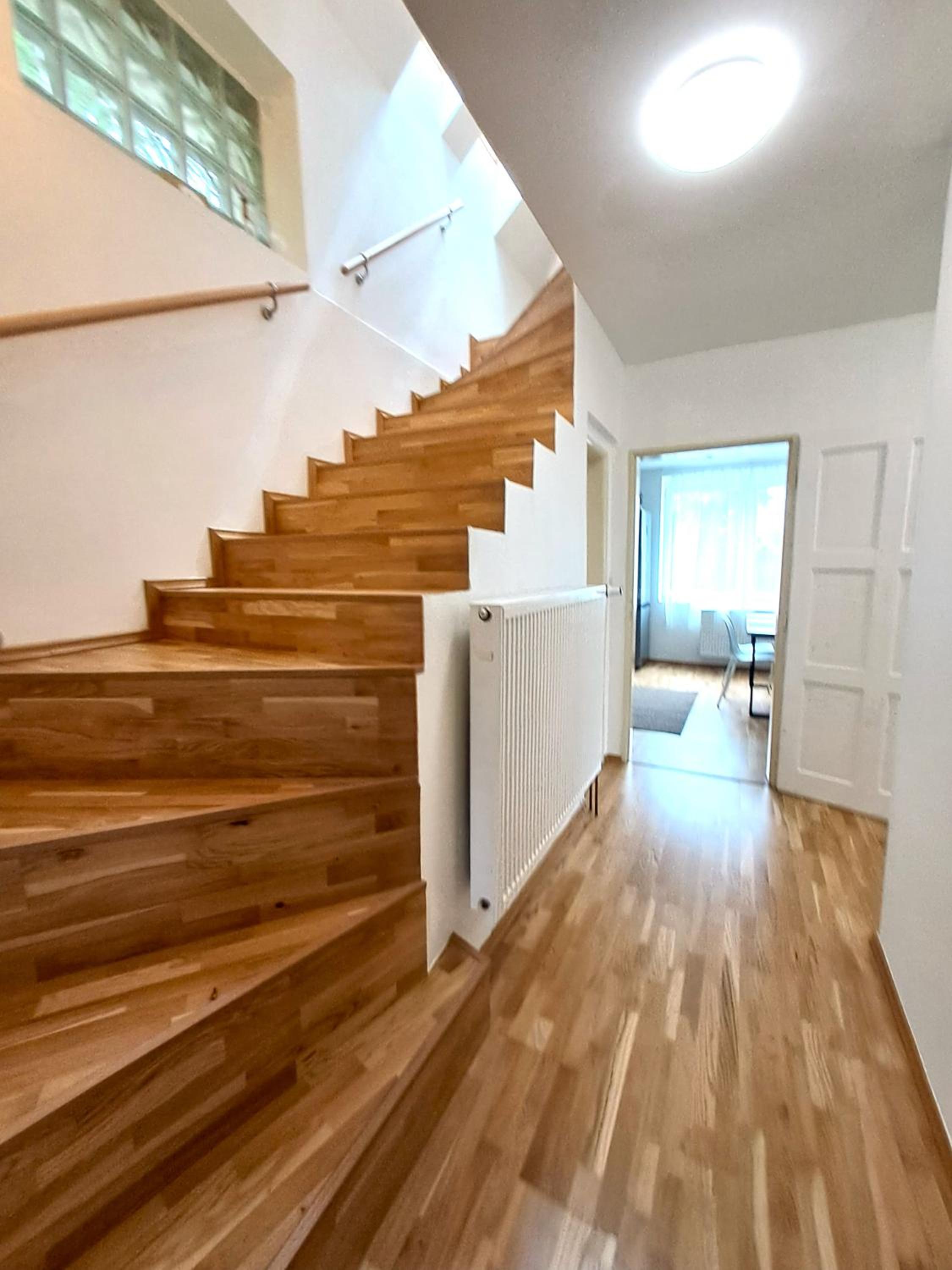 Apartmánový dům se zahradou v klidné části Prahy