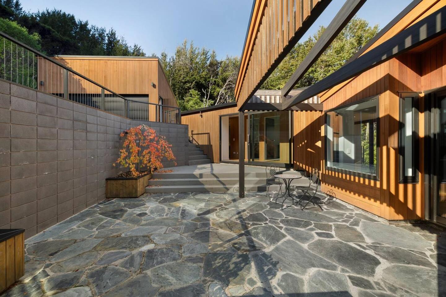 Serene Mountain Oasis Hideaway