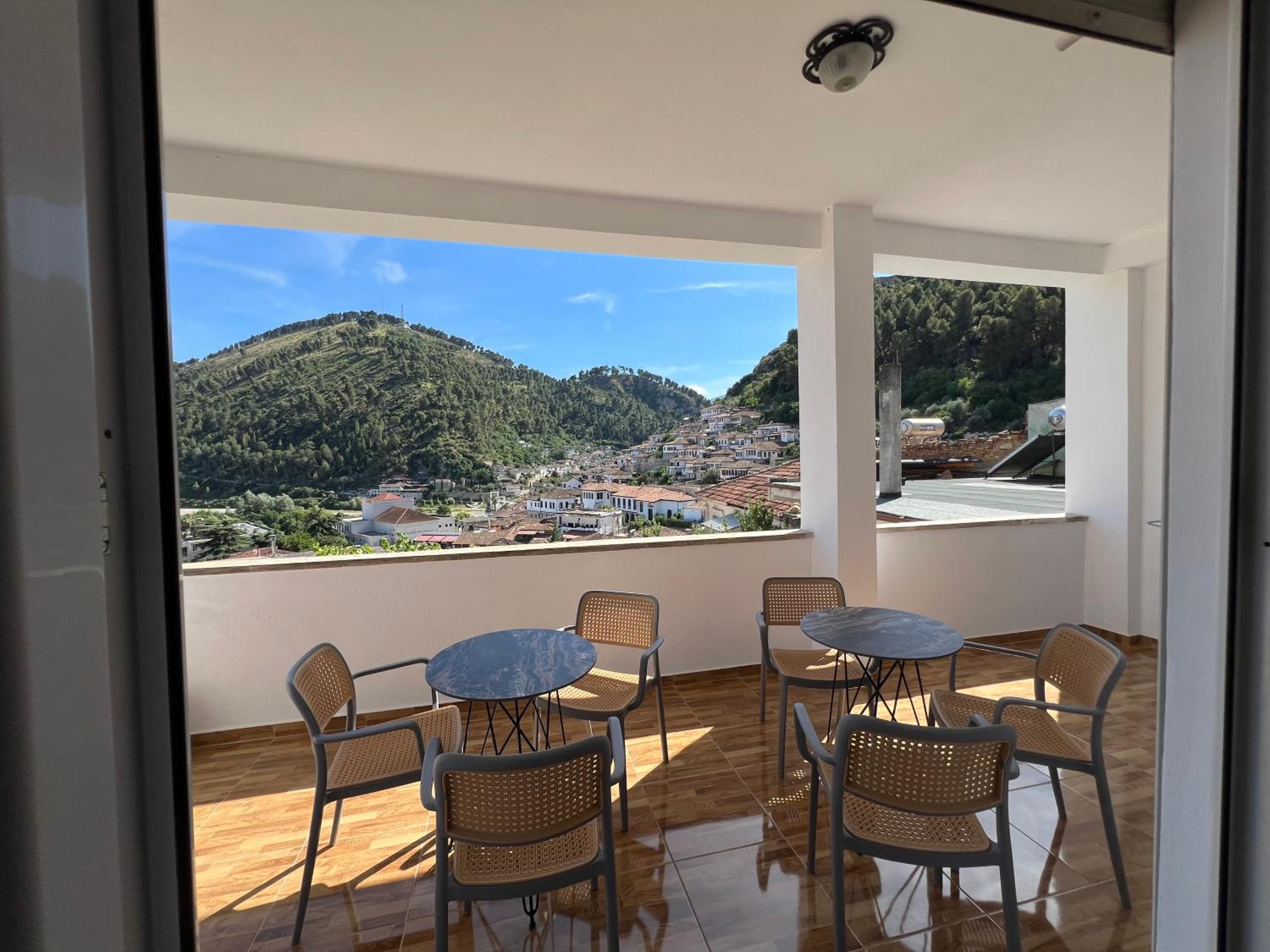 EK-Center Vila Berat