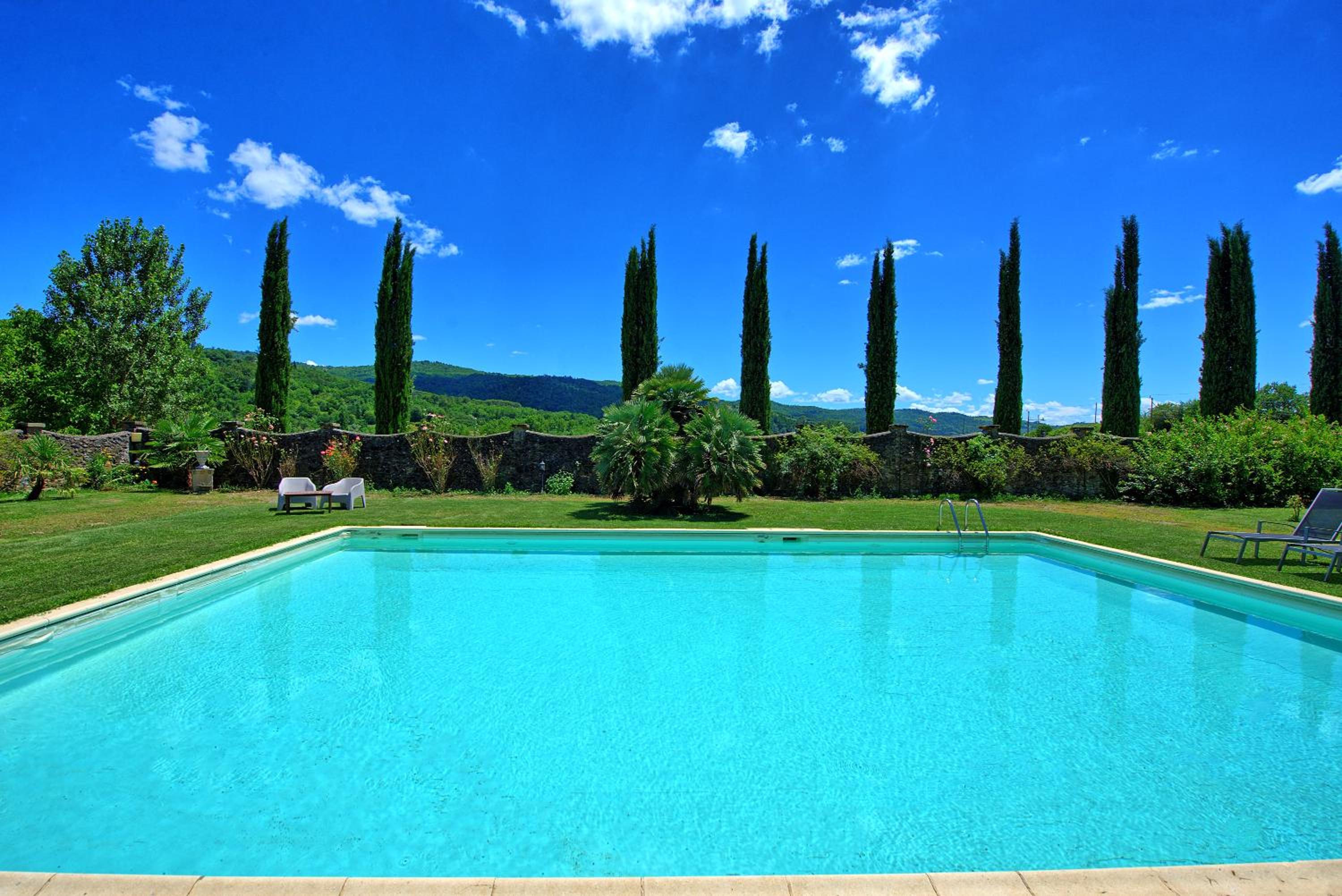 Villa Capolona by PosarelliVillas