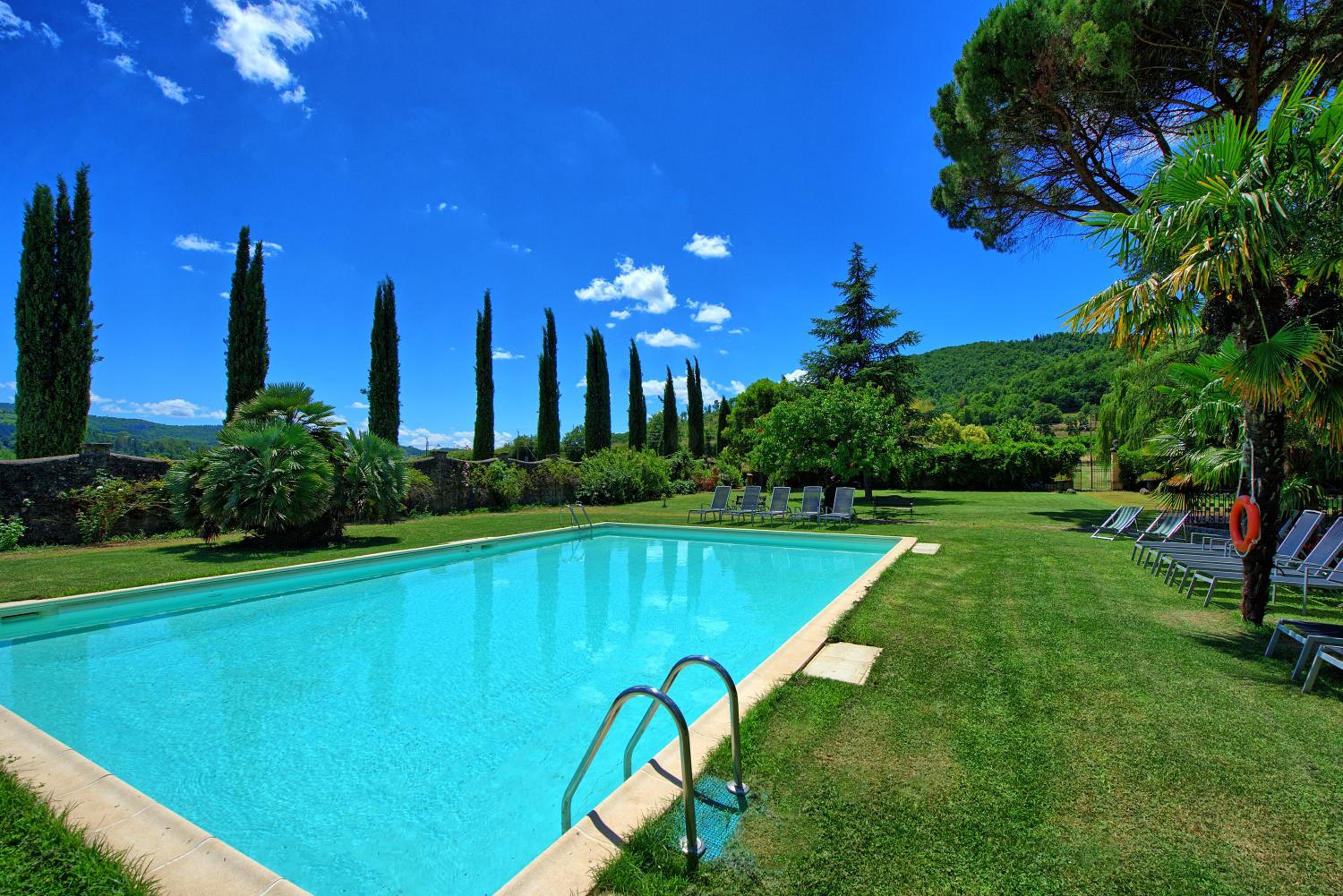 Villa Capolona by PosarelliVillas