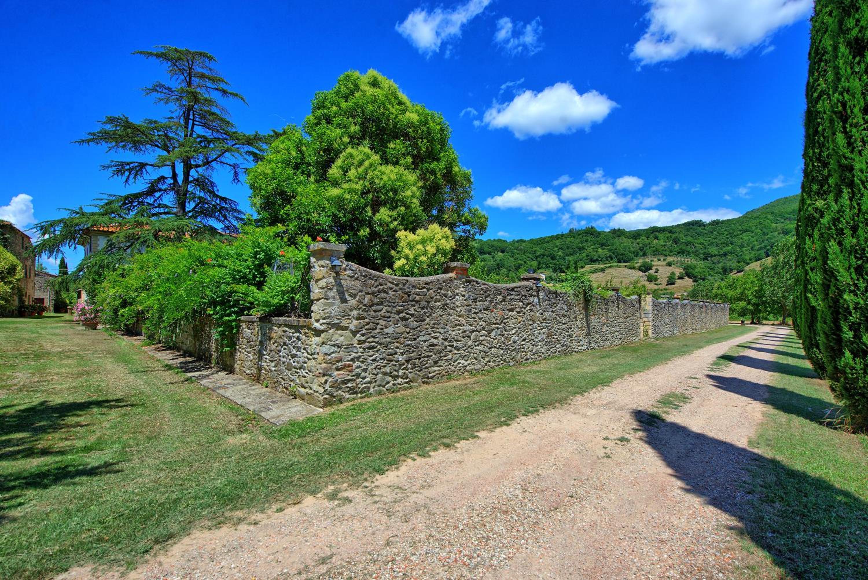 Villa Capolona by PosarelliVillas