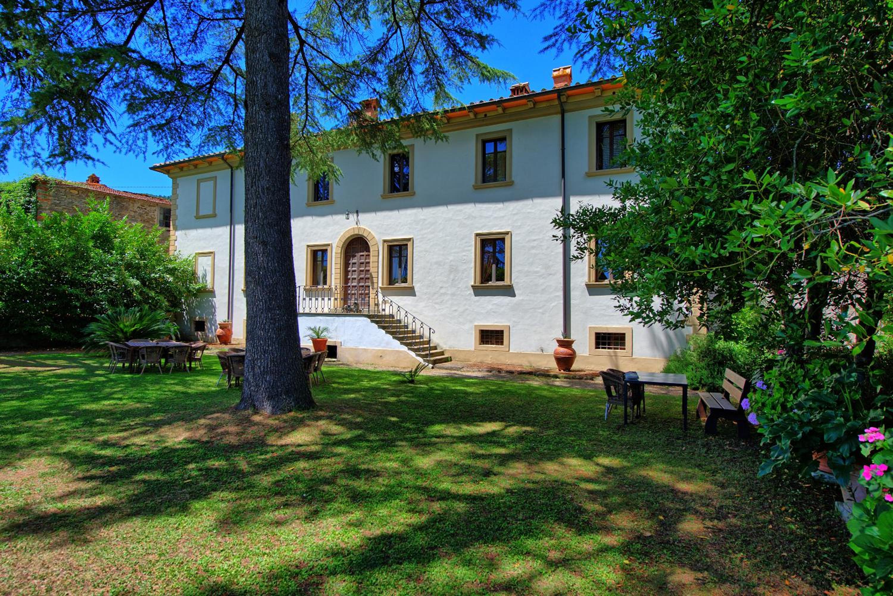 Villa Capolona by PosarelliVillas