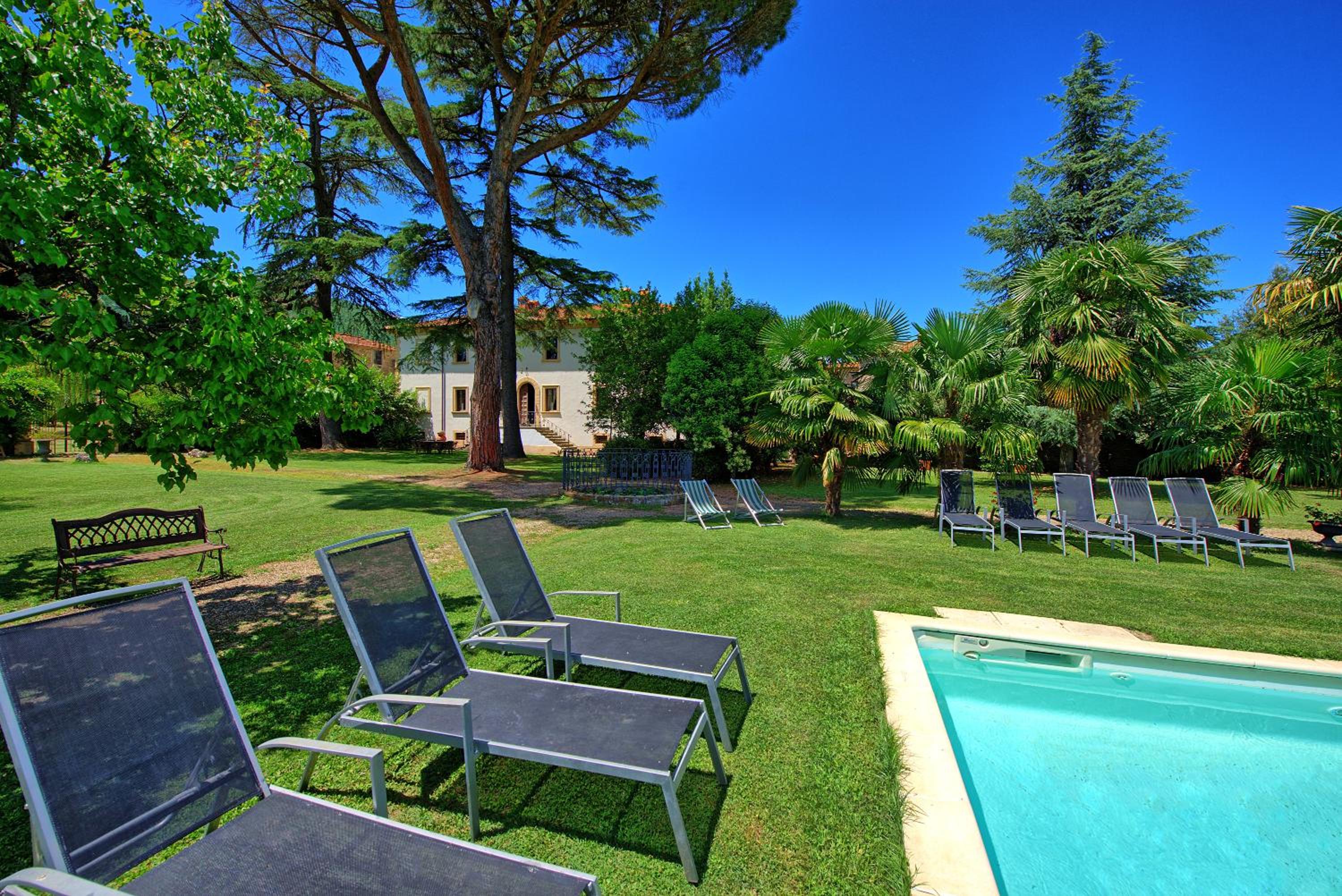 Villa Capolona by PosarelliVillas