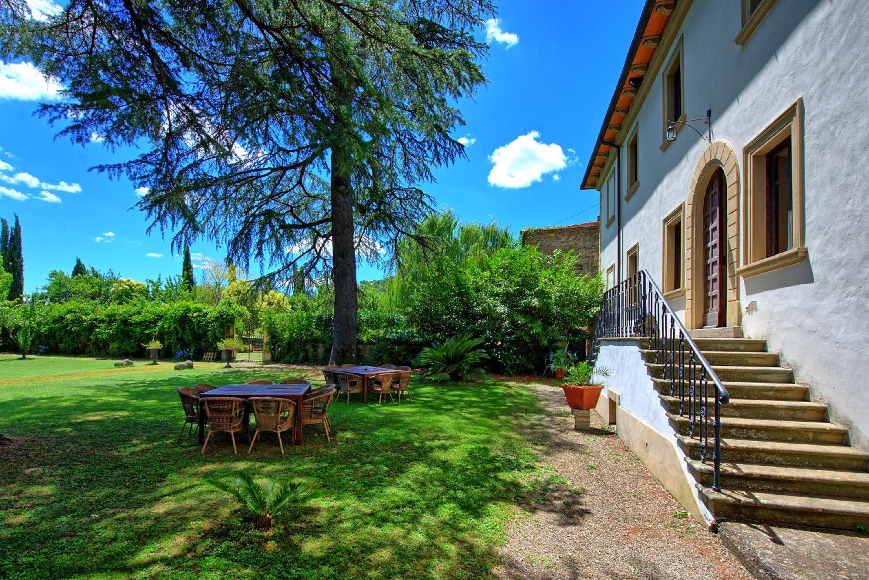 Villa Capolona by PosarelliVillas