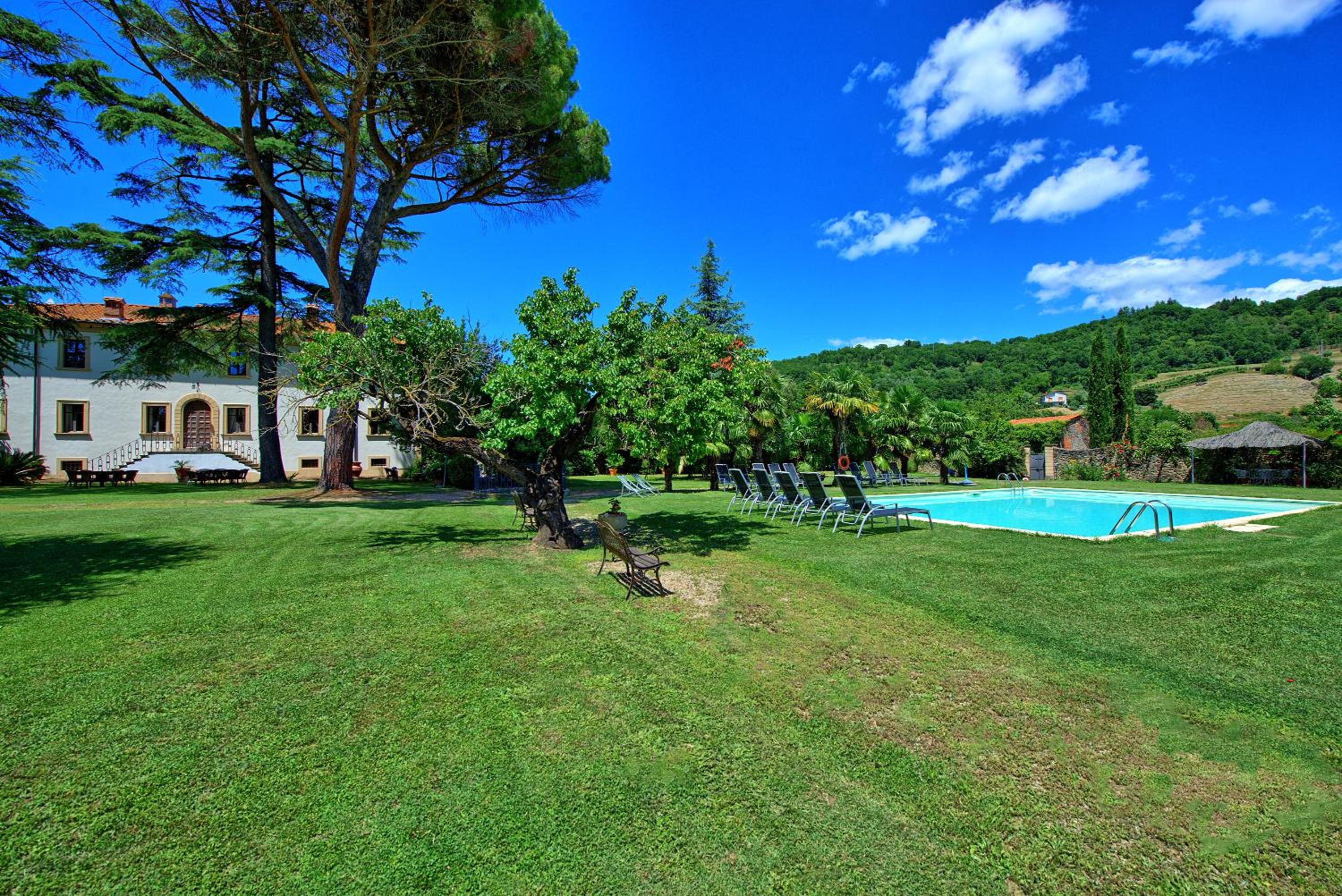 Villa Capolona by PosarelliVillas