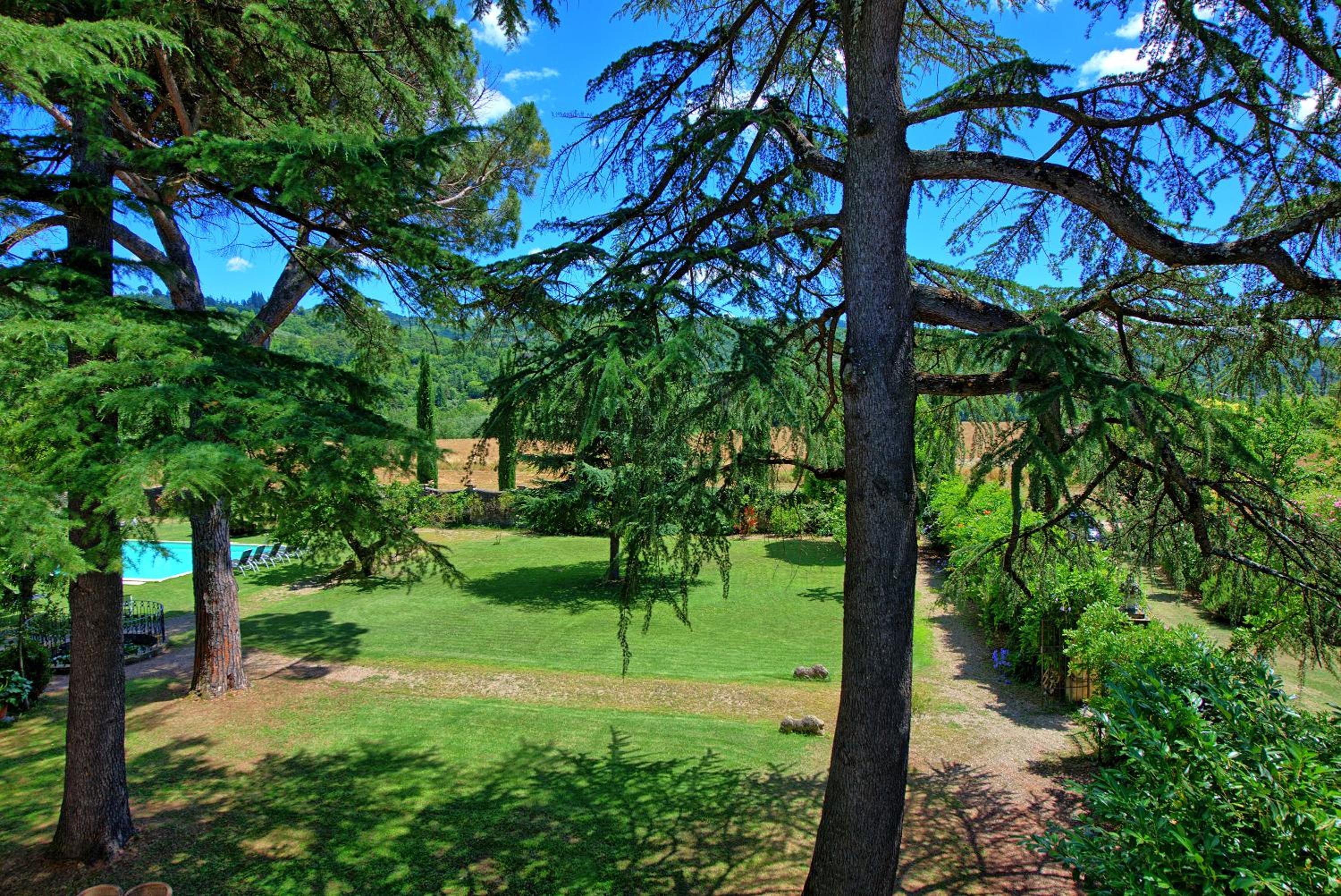Villa Capolona by PosarelliVillas
