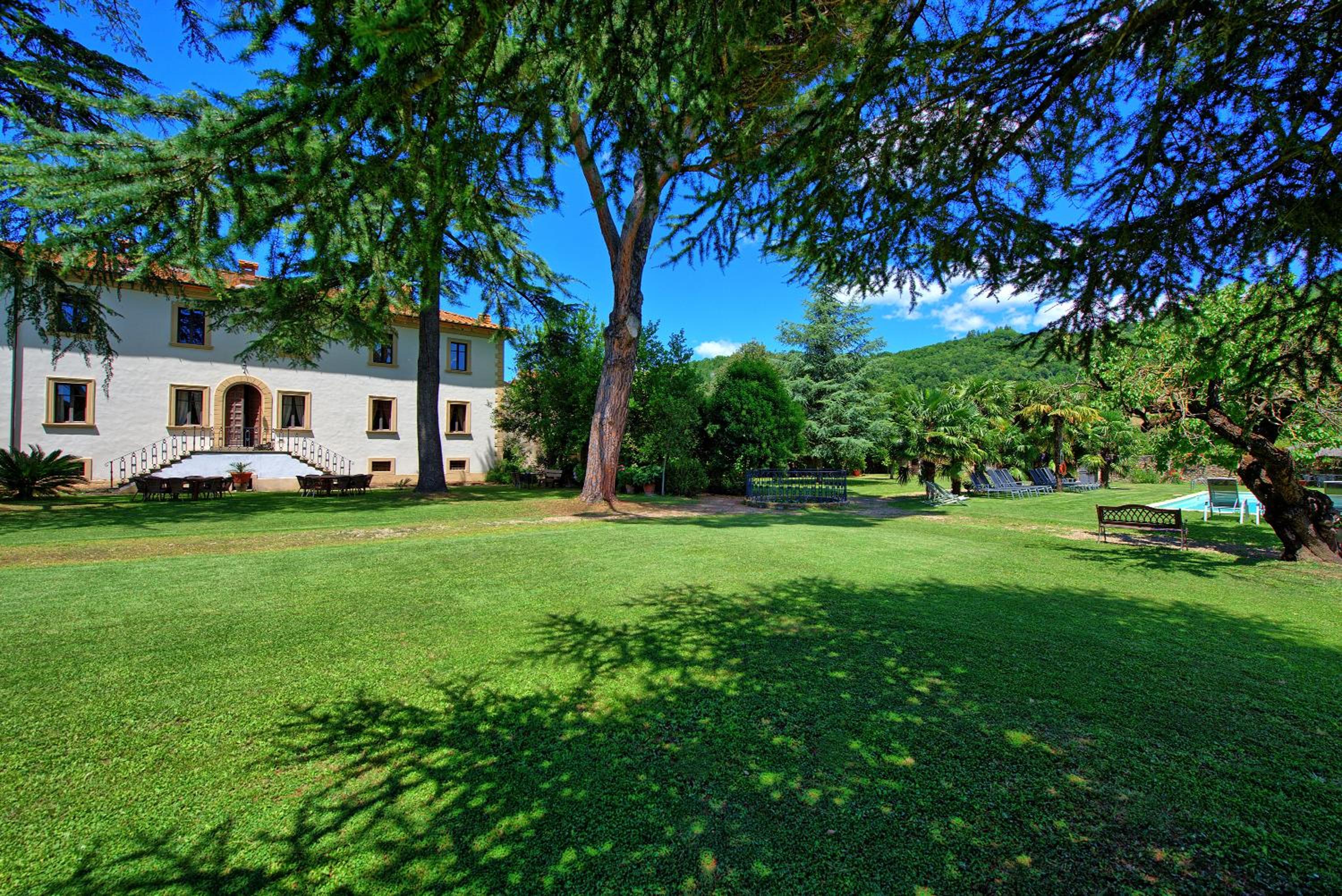 Villa Capolona by PosarelliVillas