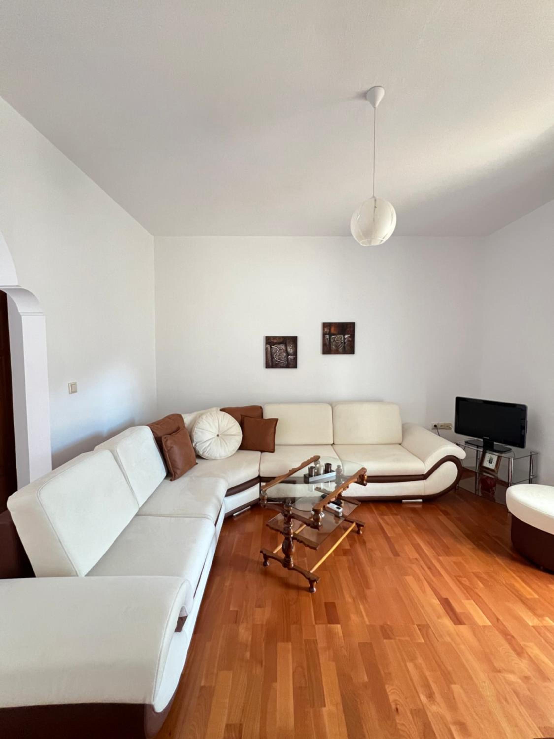 EK-Center Vila Berat