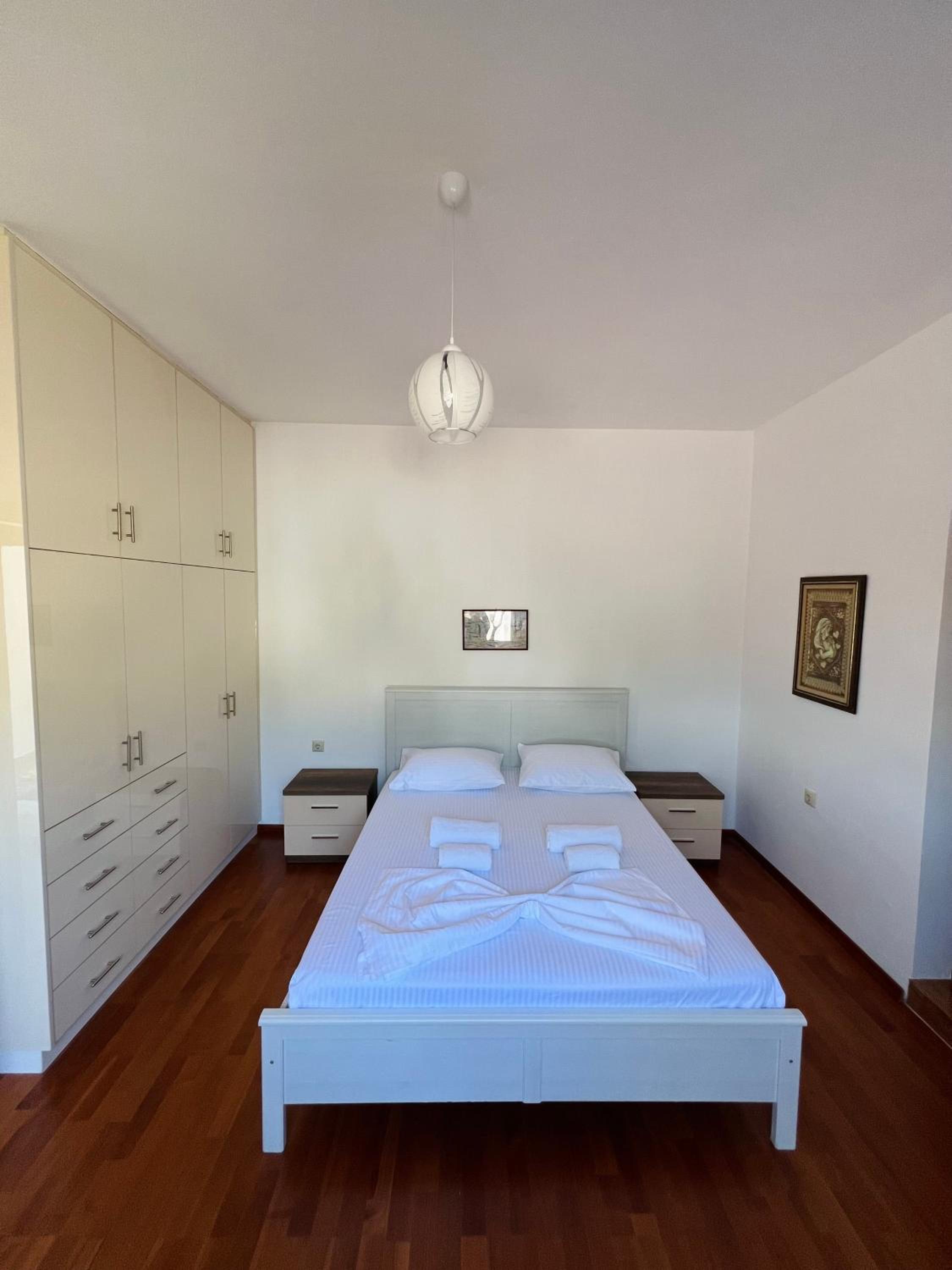EK-Center Vila Berat