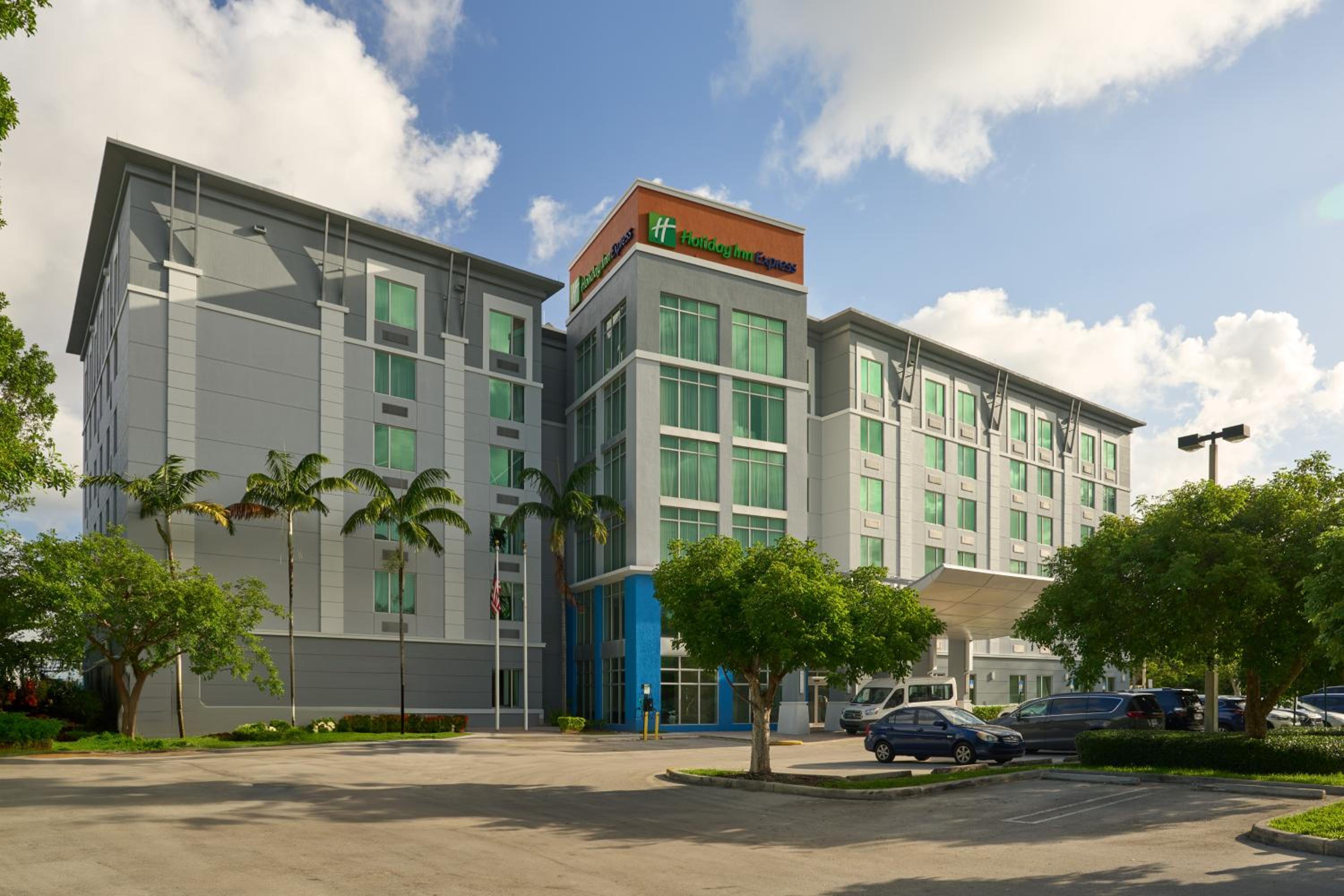 Holiday Inn Express Miami Airport-Blue Lagoon Area, an IHG Hotel