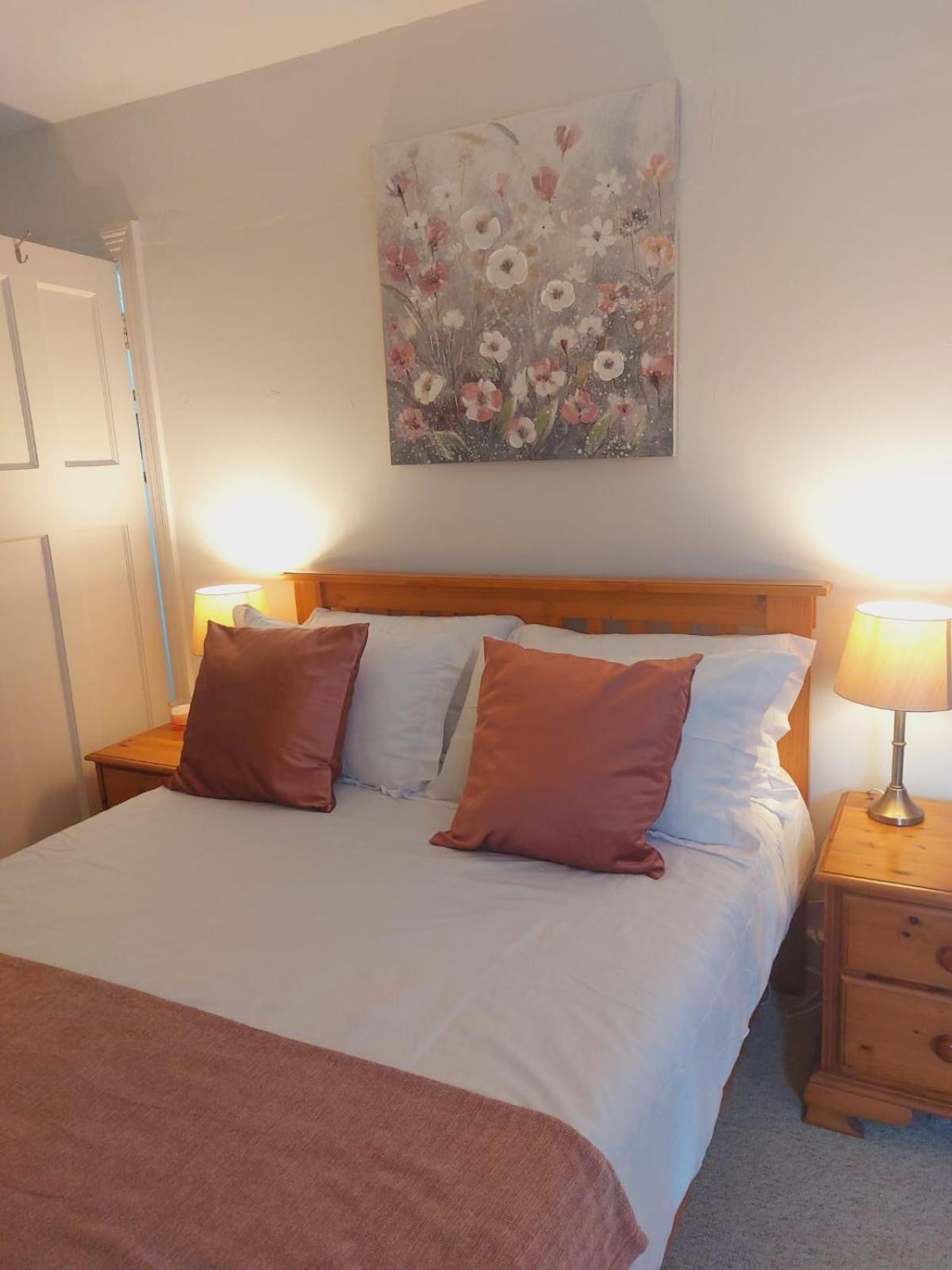 Synod Farm Cottage, 5 Person Hot Tub, Pets Welcome
