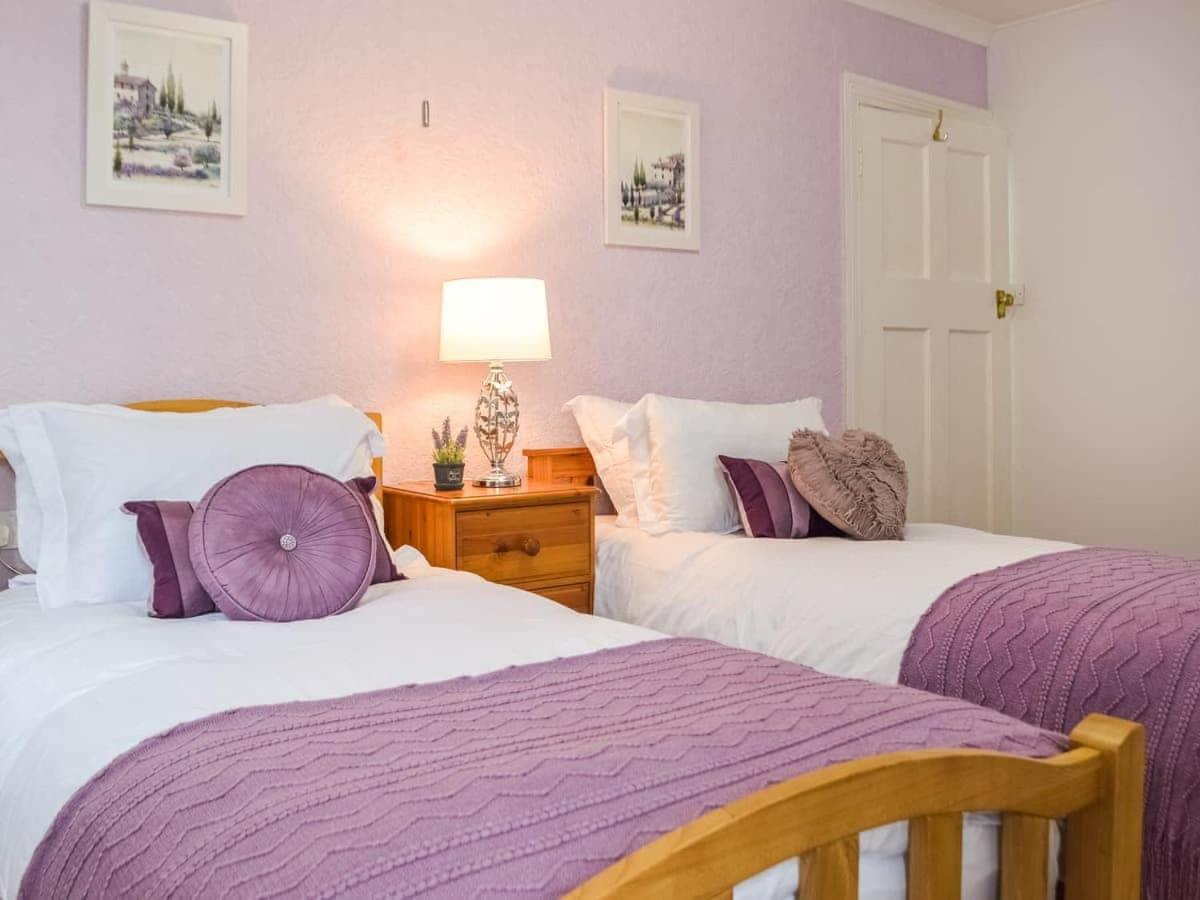 Synod Farm Cottage, 5 Person Hot Tub, Pets Welcome
