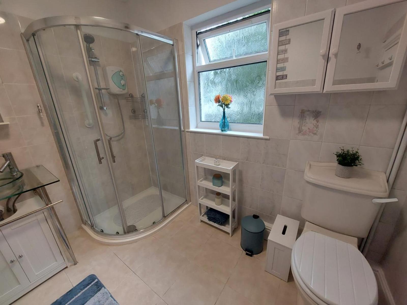 Synod Farm Cottage, 5 Person Hot Tub, Pets Welcome
