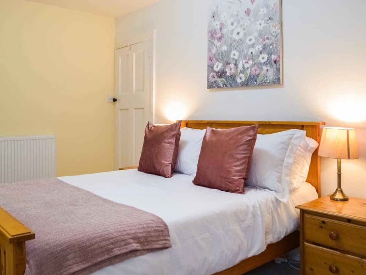 Synod Farm Cottage, 5 Person Hot Tub, Pets Welcome