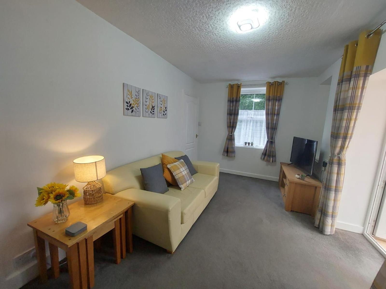 Synod Farm Cottage, 5 Person Hot Tub, Pets Welcome