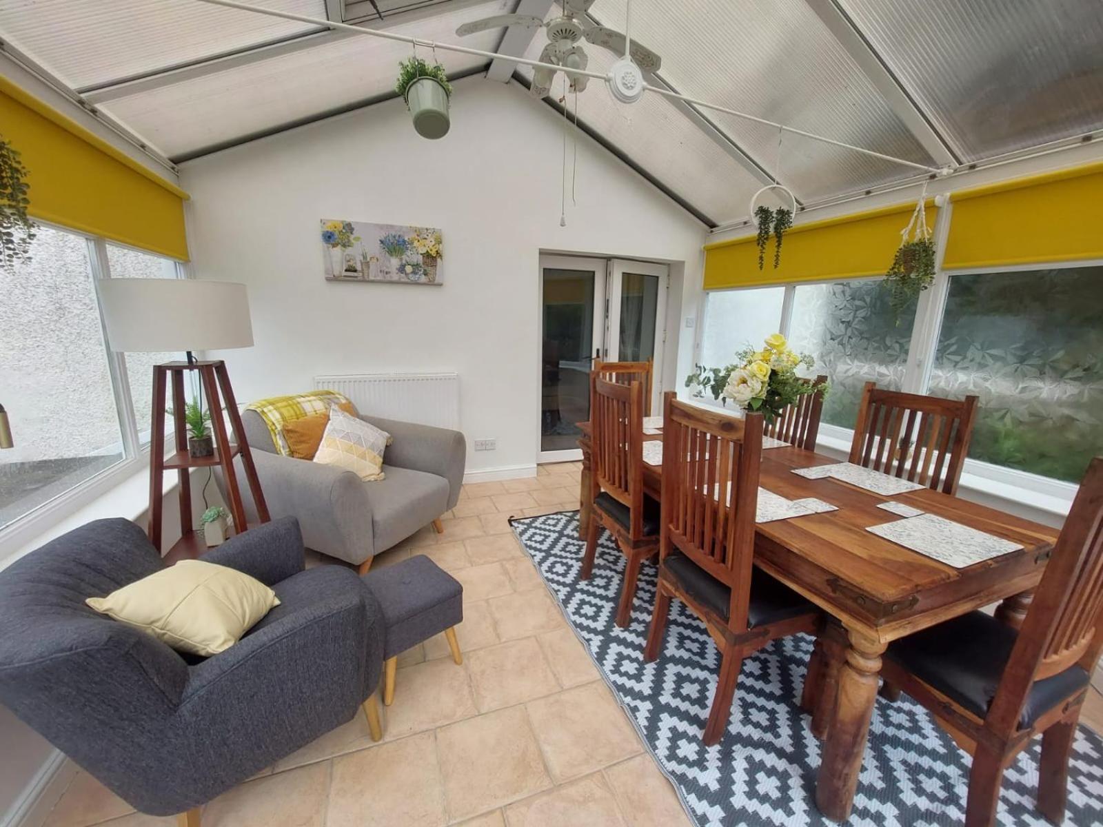 Synod Farm Cottage, 5 Person Hot Tub, Pets Welcome