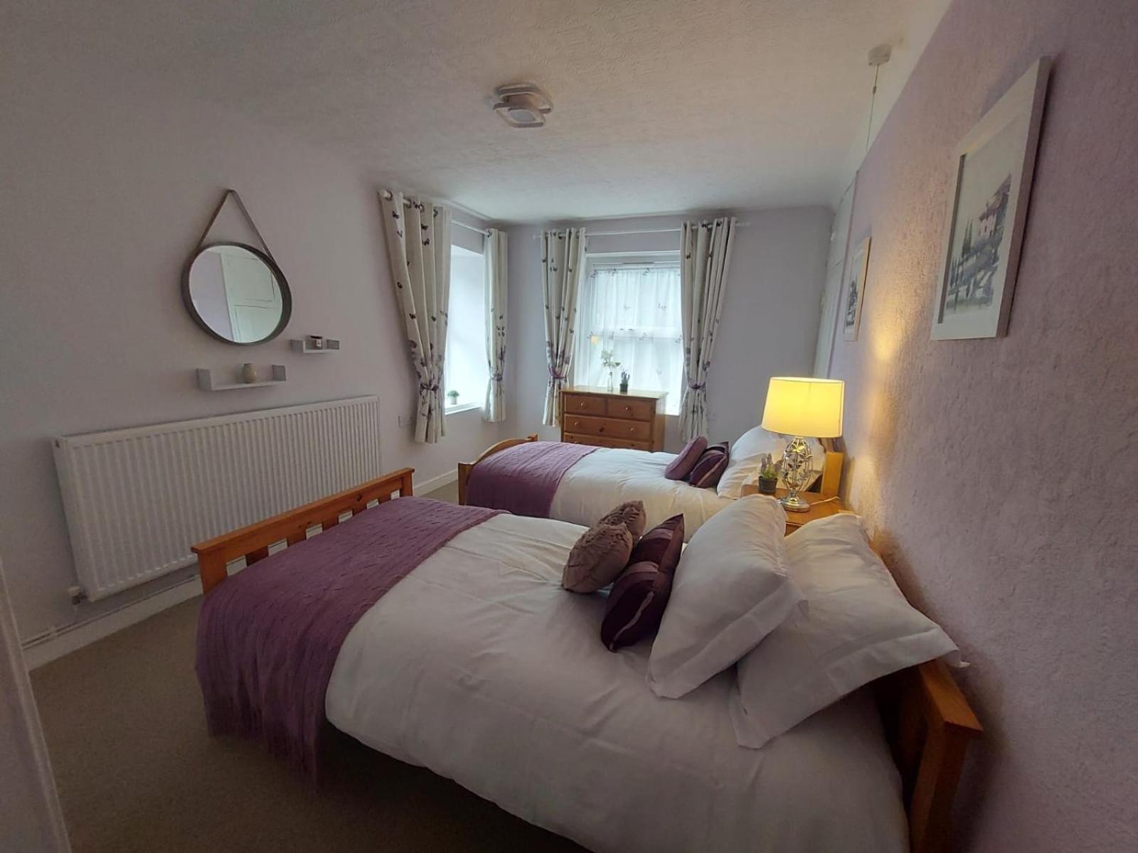 Synod Farm Cottage, 5 Person Hot Tub, Pets Welcome