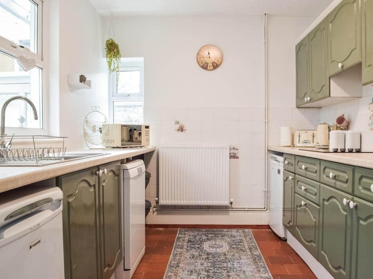 Synod Farm Cottage, 5 Person Hot Tub, Pets Welcome
