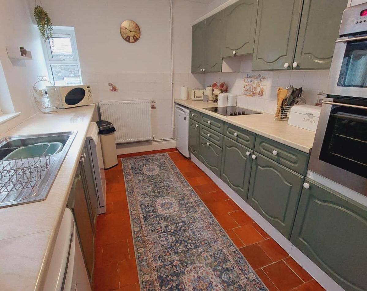 Synod Farm Cottage, 5 Person Hot Tub, Pets Welcome