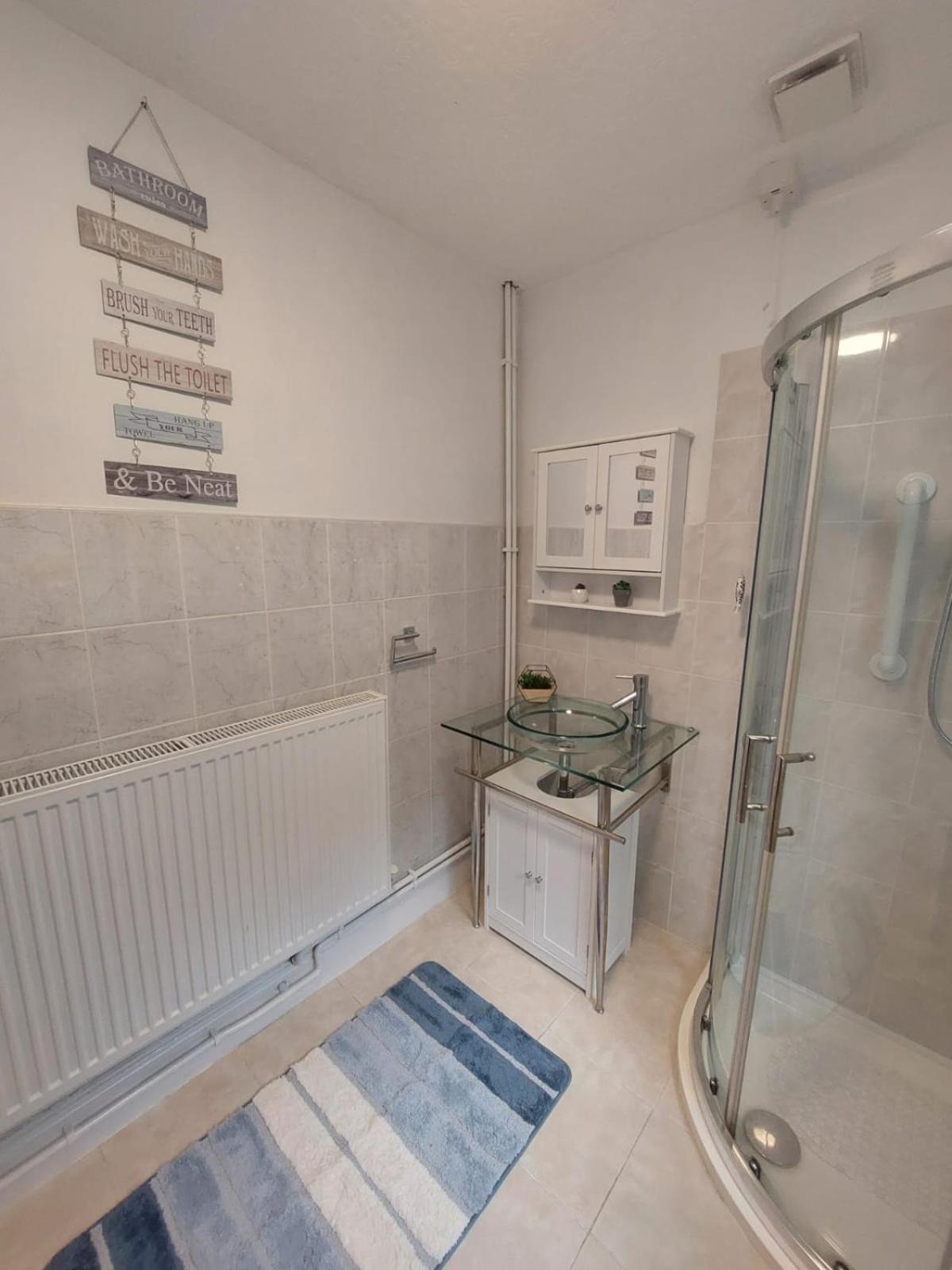Synod Farm Cottage, 5 Person Hot Tub, Pets Welcome