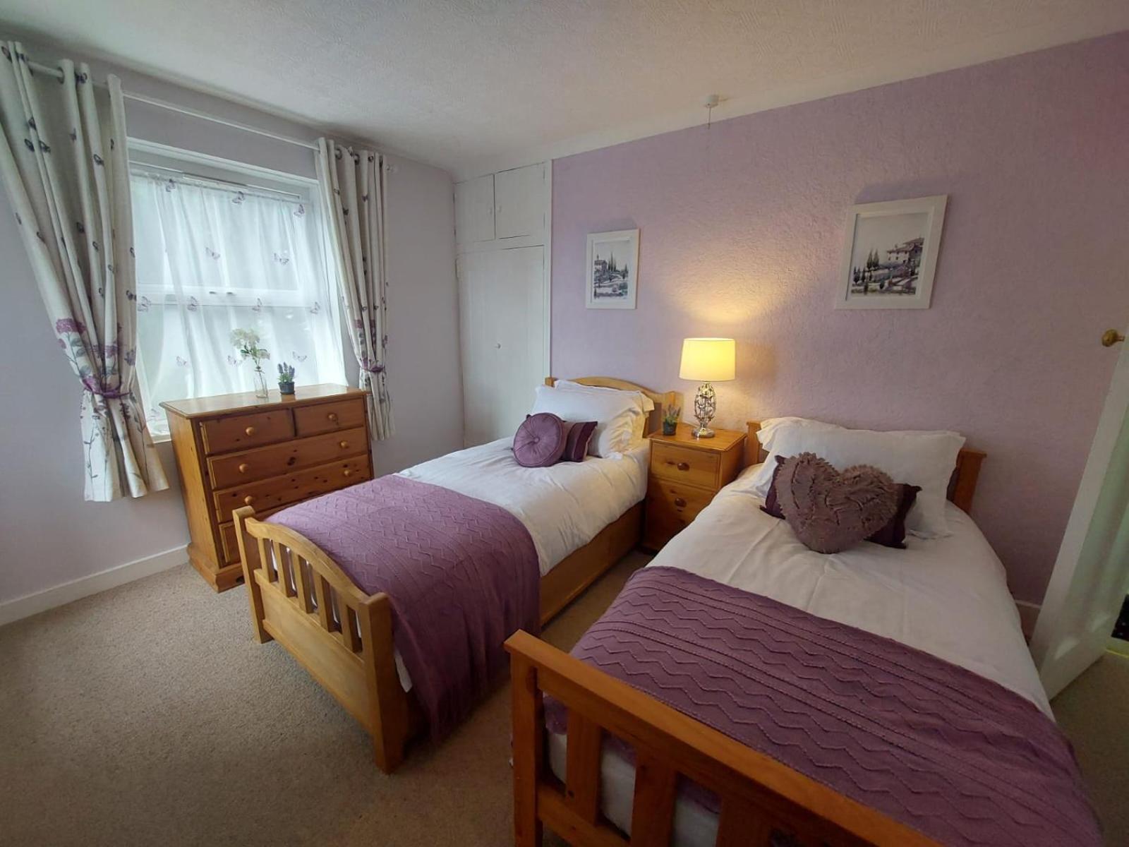 Synod Farm Cottage, 5 Person Hot Tub, Pets Welcome