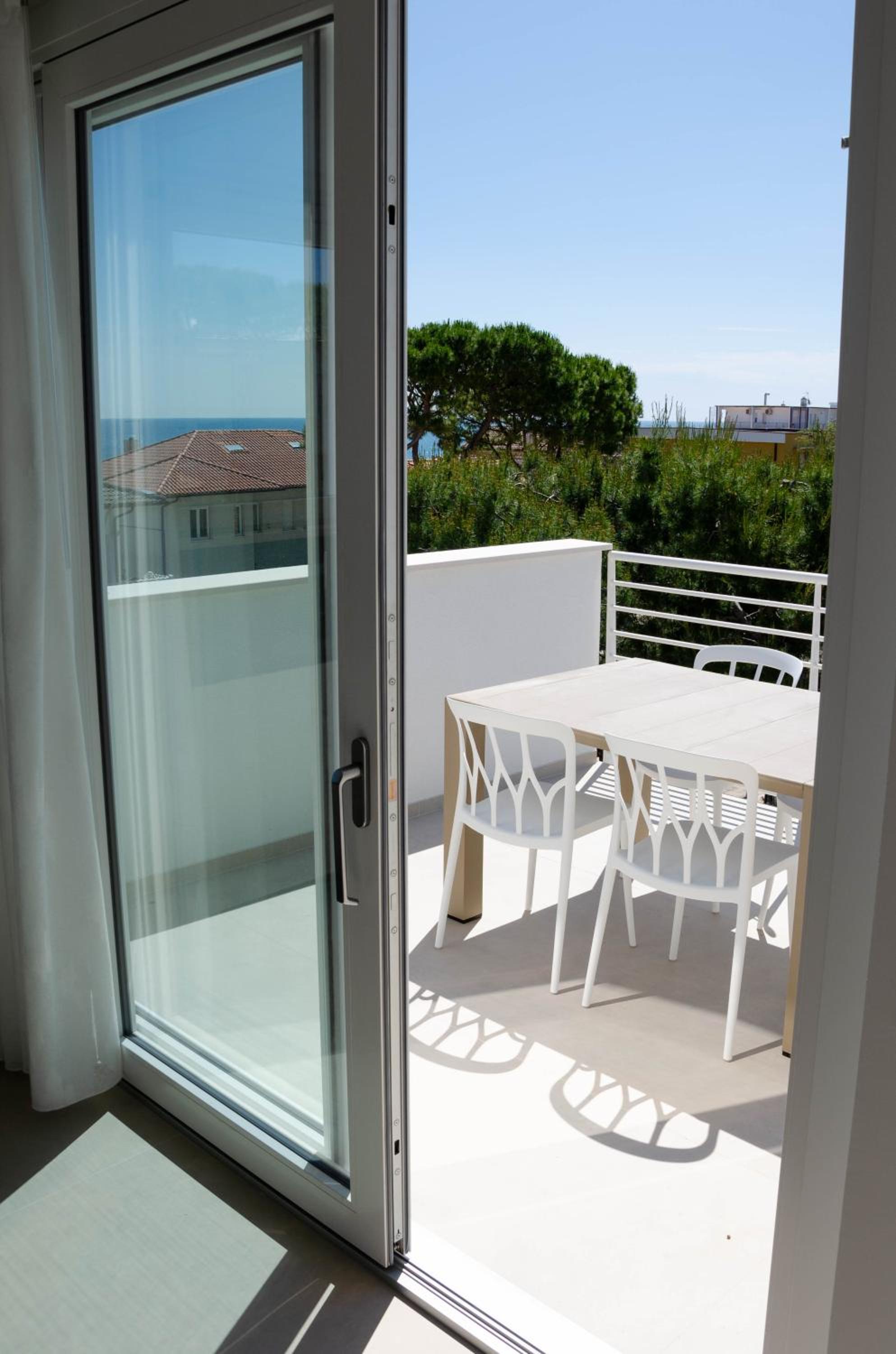 La Rosantica view 4