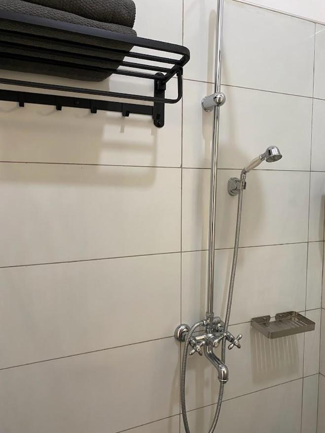 Sleek One Bedroom Apartment - Kulambiro, Kampala view 4