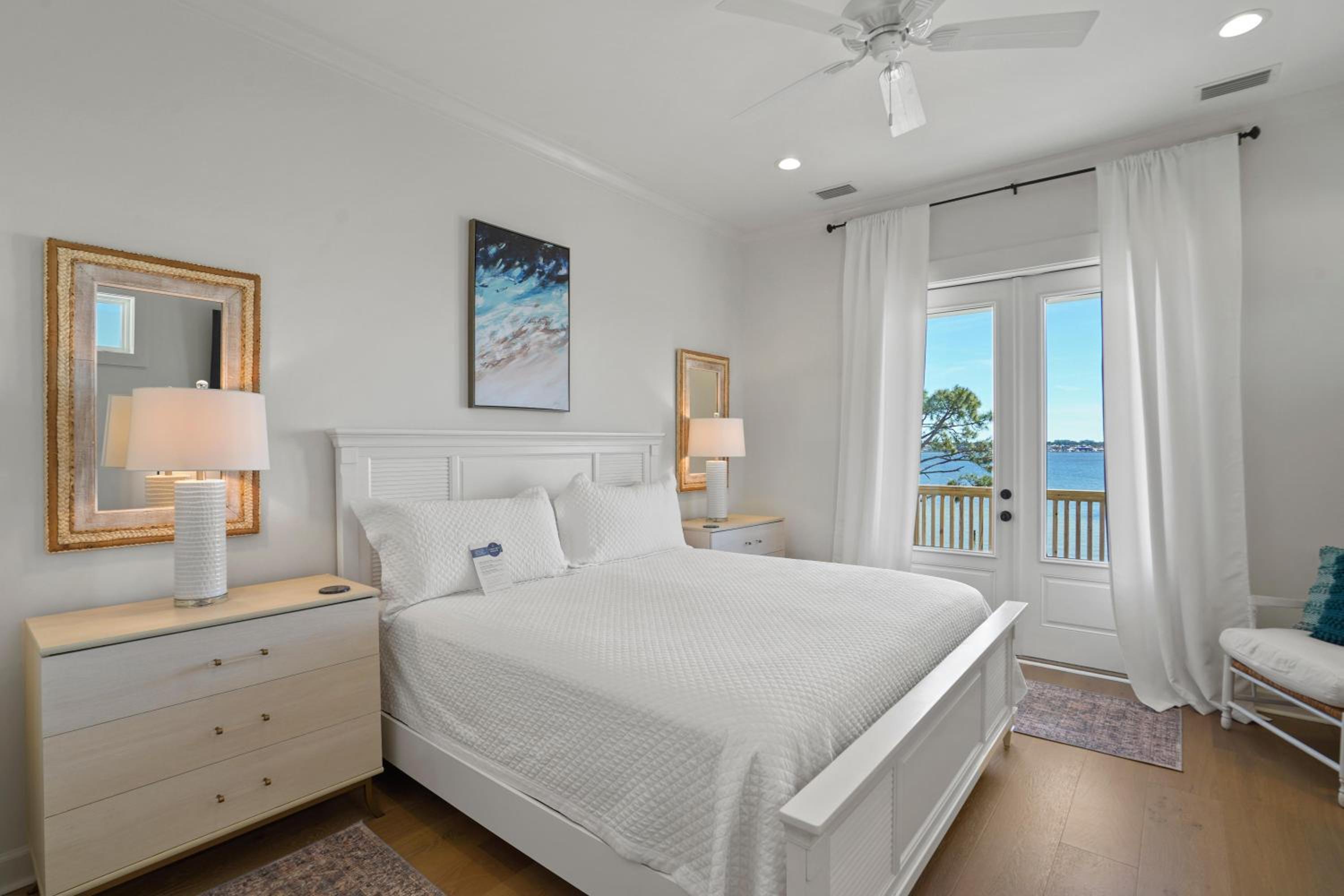 No Worries Bay House by Liquid Life