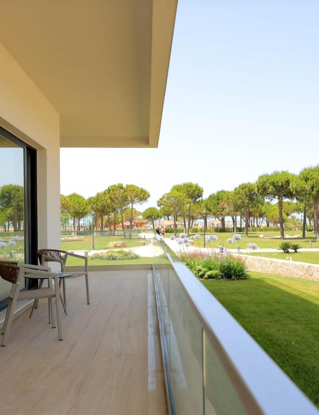 Shiny San Pietro Apartment
