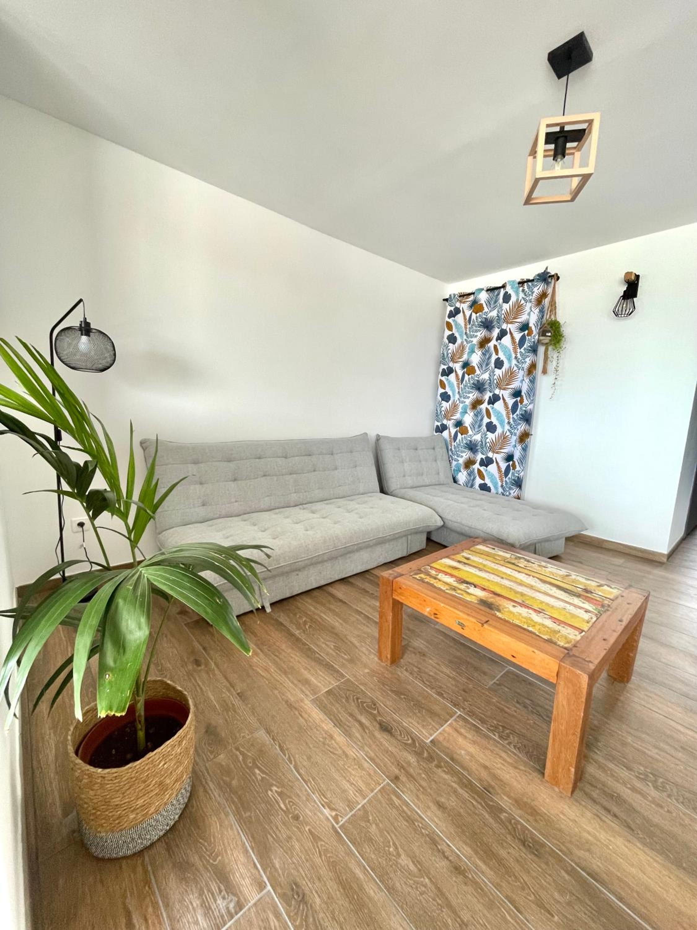 Appartement contemporain vue marina view 2