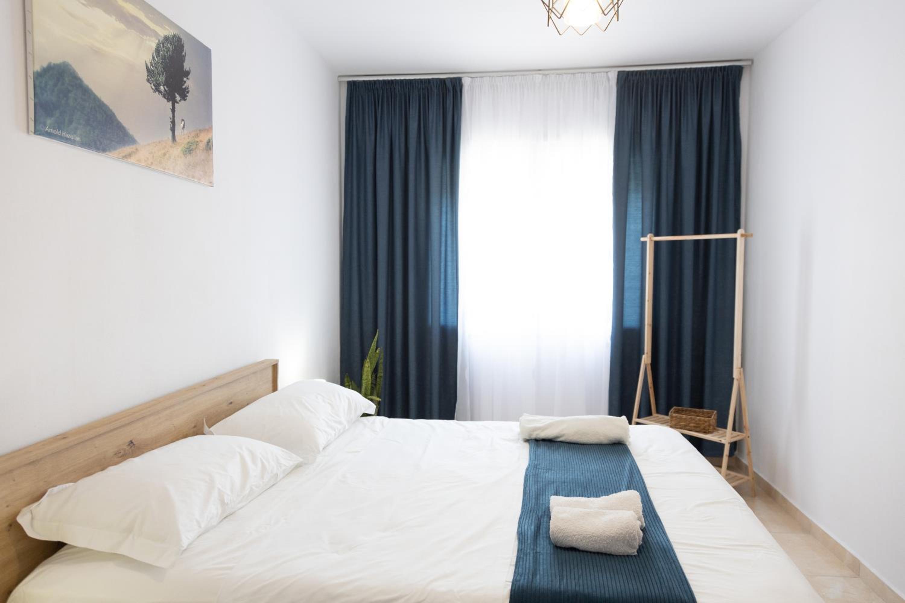 See side Mediterranean Marvel, Two Rooms