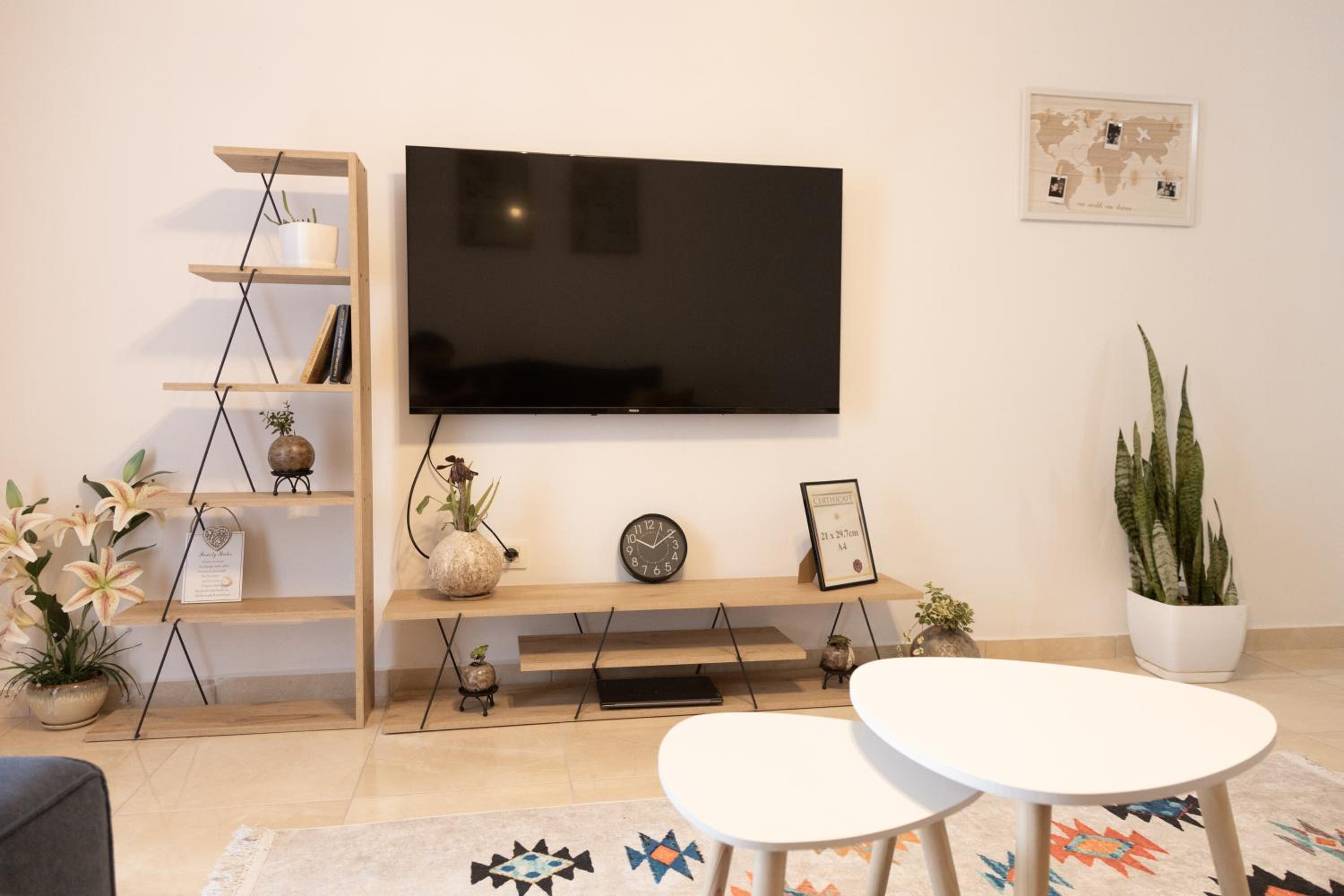 See side Mediterranean Marvel, Two Rooms