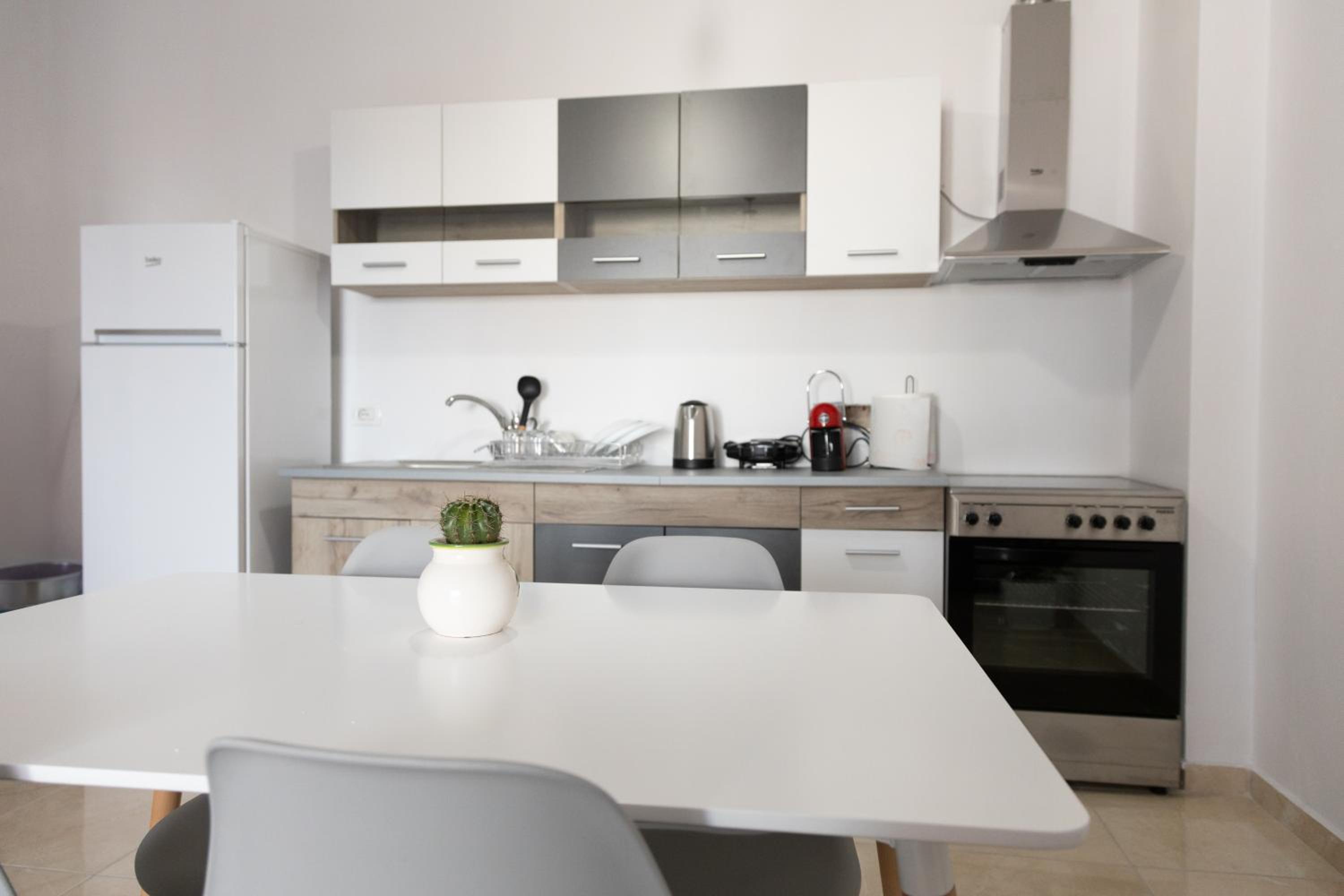 See side Mediterranean Marvel, Two Rooms