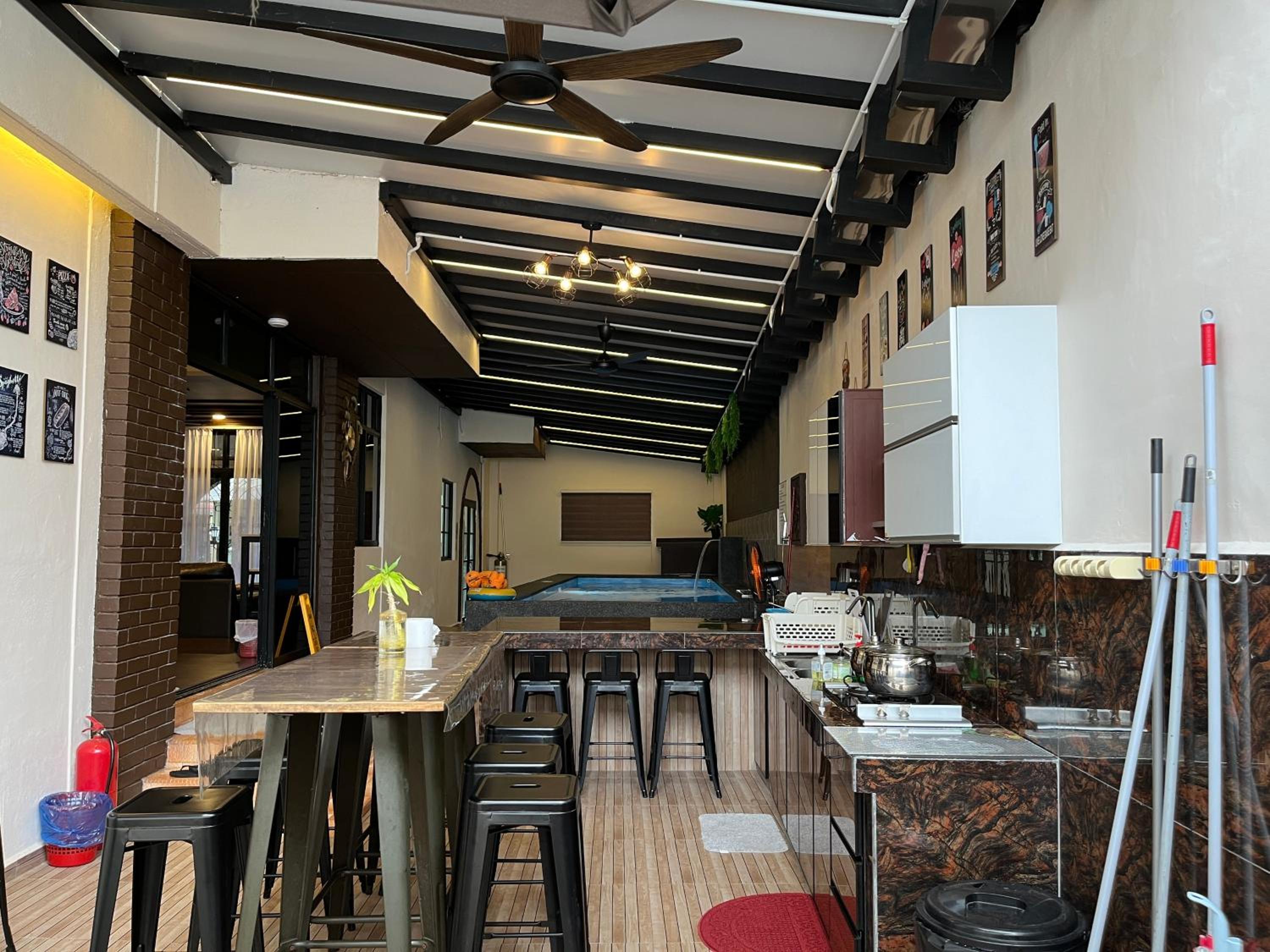 VillaMax Klebang Beach 25Pax 6Bedroom Indoor Pool Full AirConditioned near TOWN photo 8