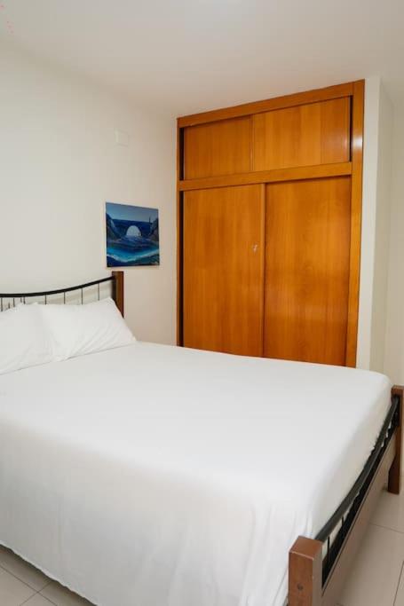 Nice And Modern with king size bed