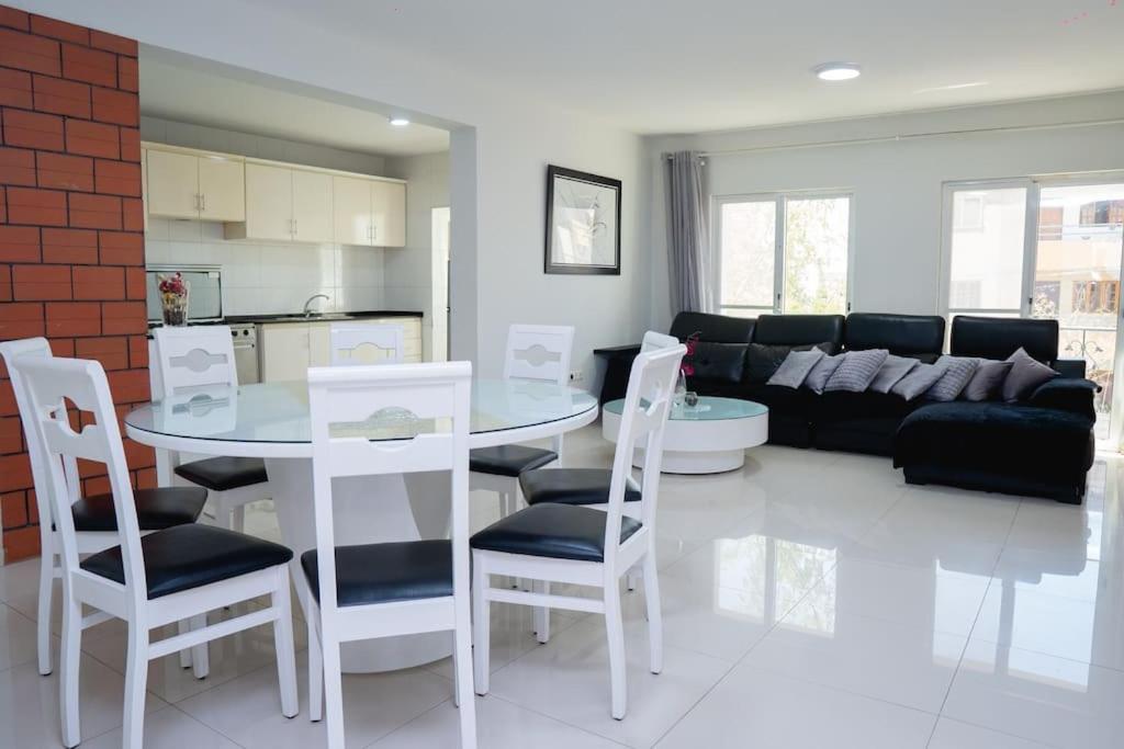 Nice And Modern with king size bed