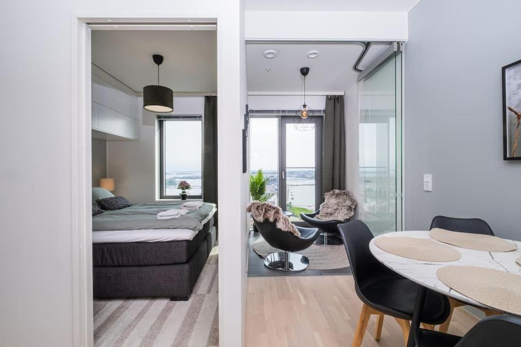 21st Floor Oceanfront Luxury Condo - Gym view 3