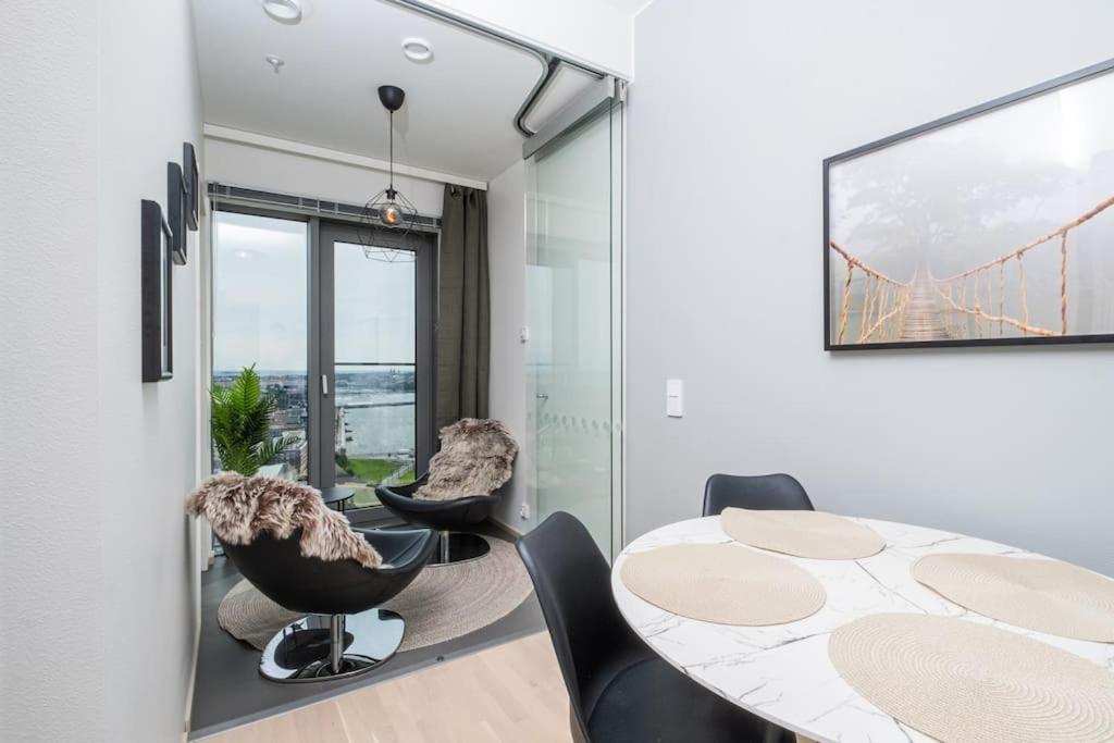 21st Floor Oceanfront Luxury Condo - Gym view 5