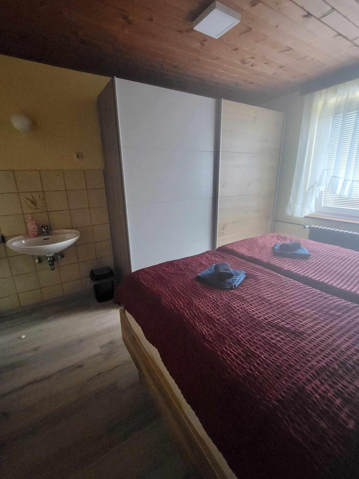 Rooms MARETČ view 2